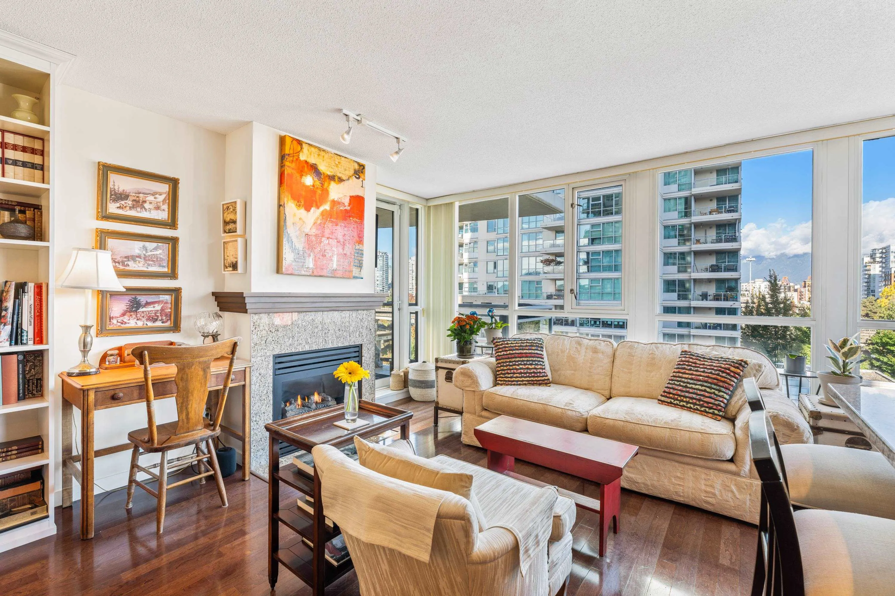 701 120 Milross Avenue