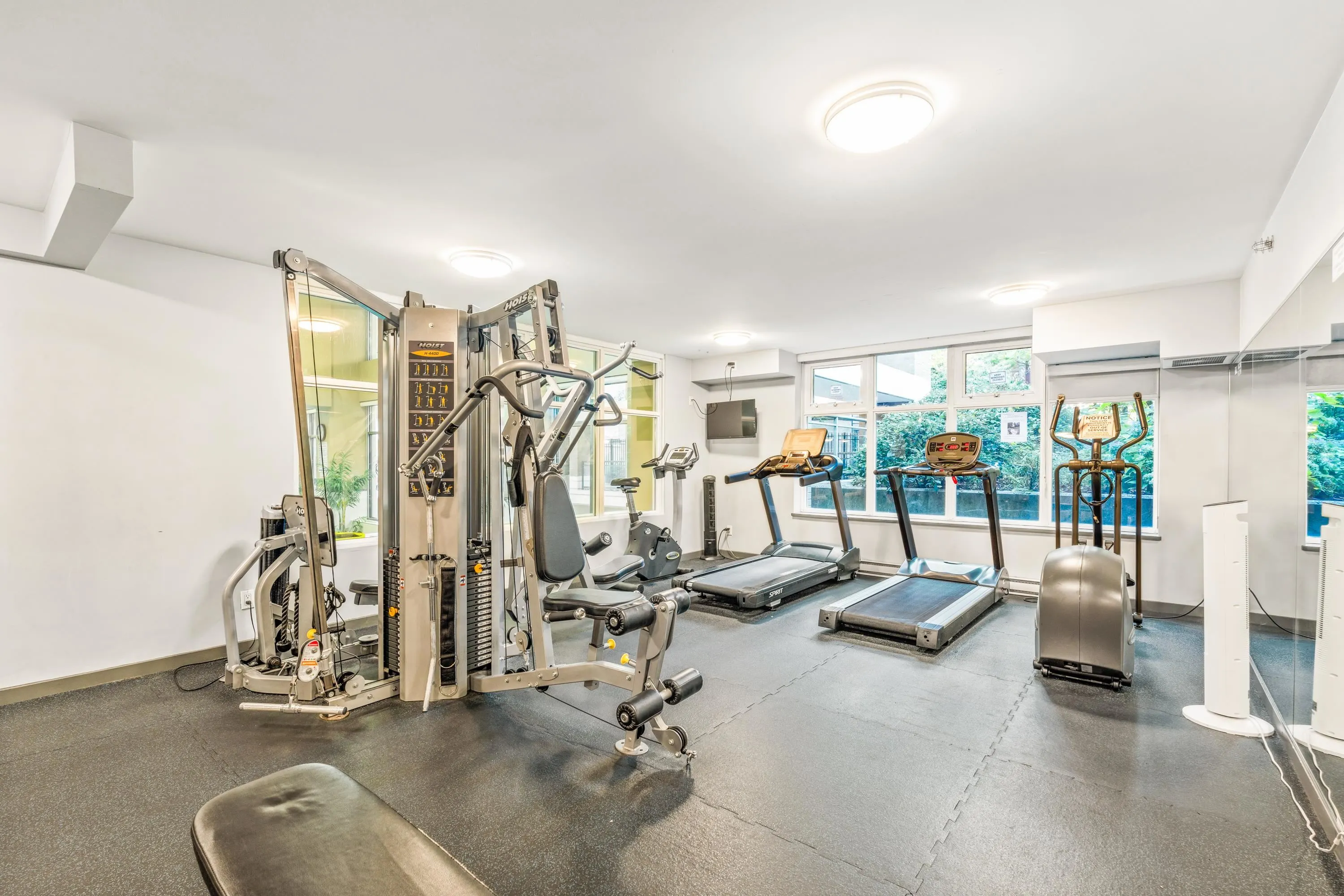 701 120 Milross Avenue