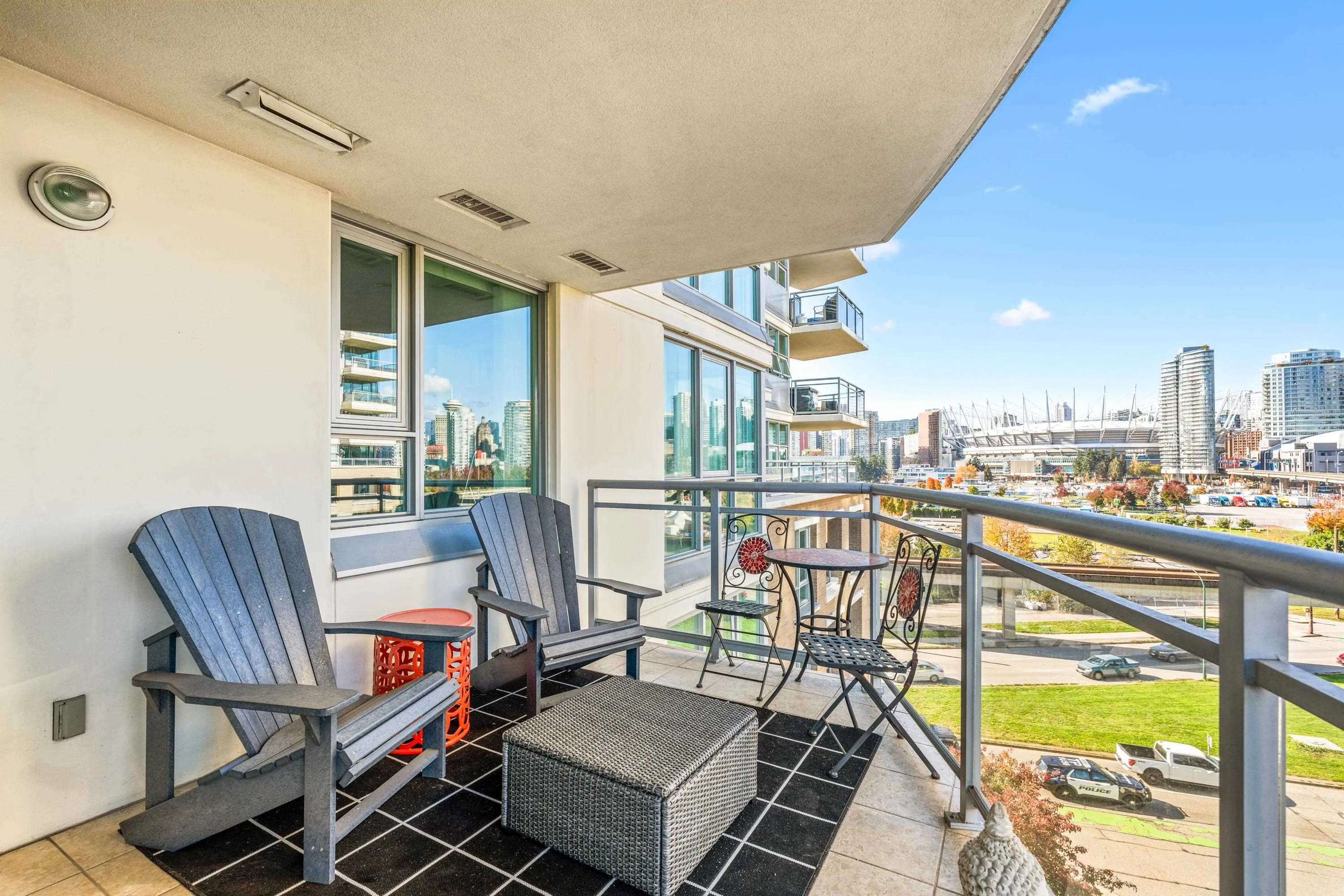 701 120 Milross Avenue