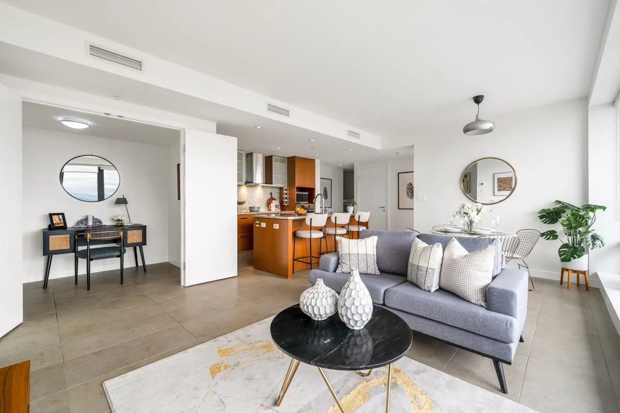 3105 1028 Barclay Street