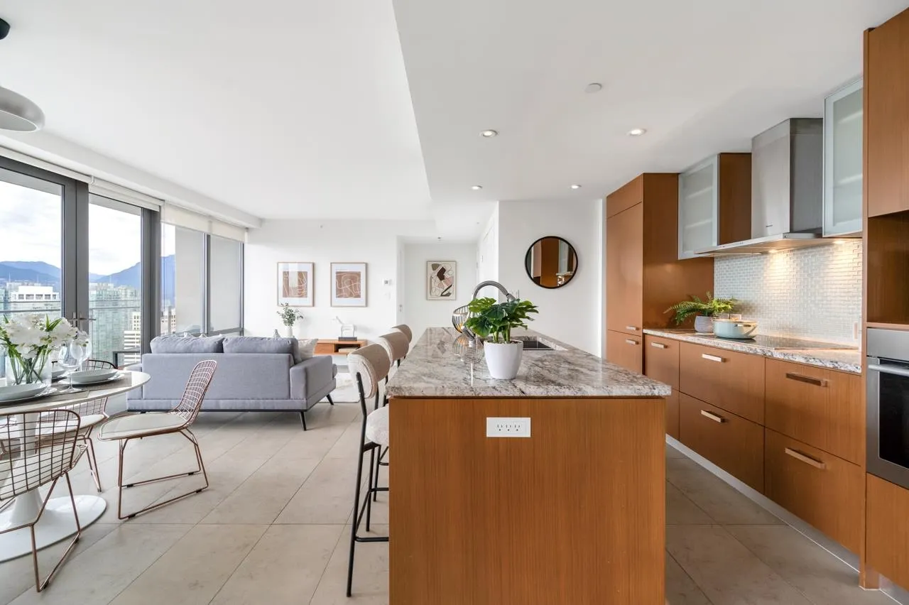 3105 1028 Barclay Street