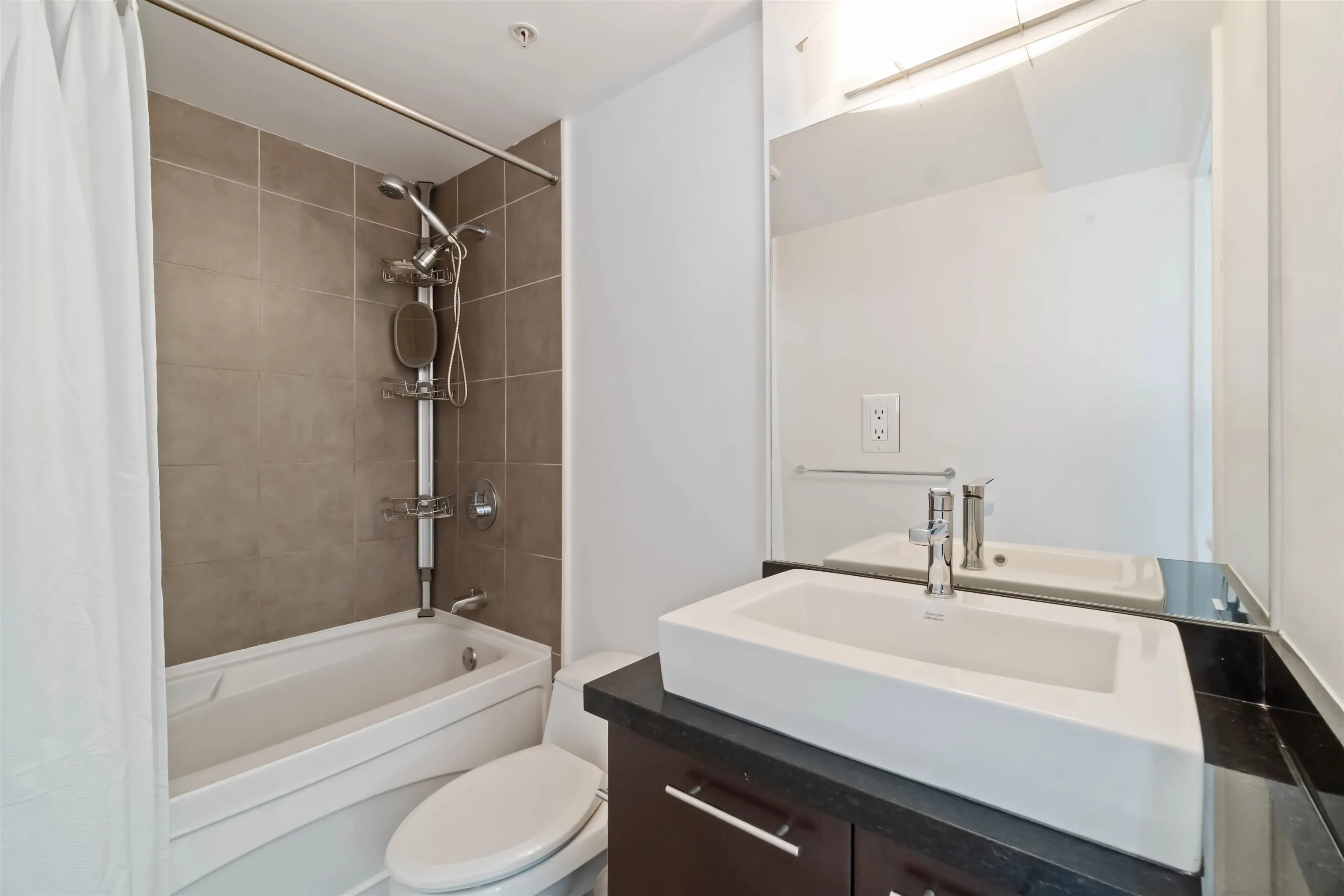 PH4 1288 Chesterfield Avenue