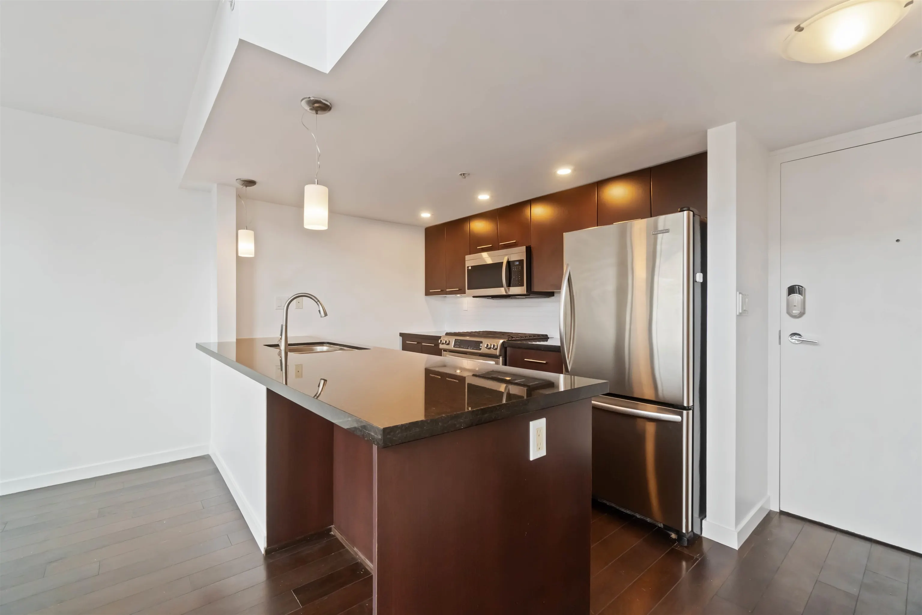 PH4 1288 Chesterfield Avenue