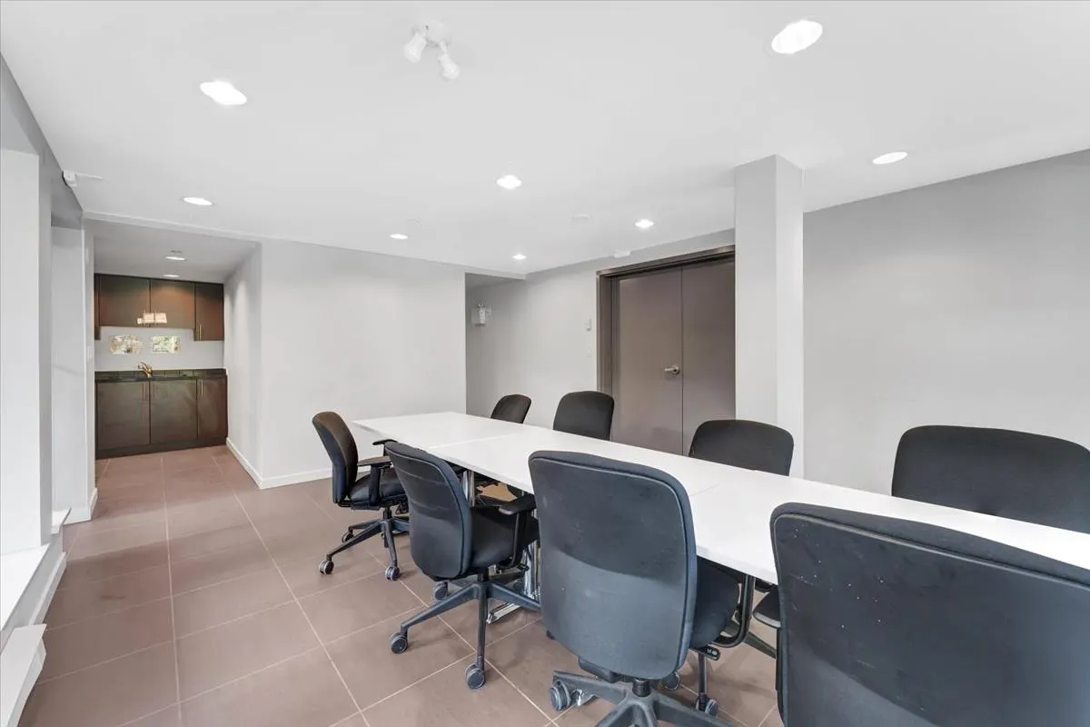 PH4 1288 Chesterfield Avenue