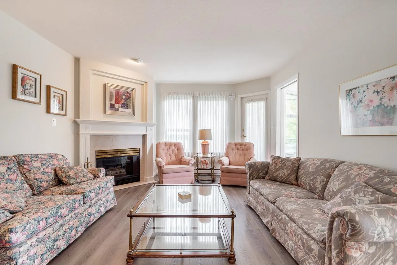 205 1576 Merklin Street