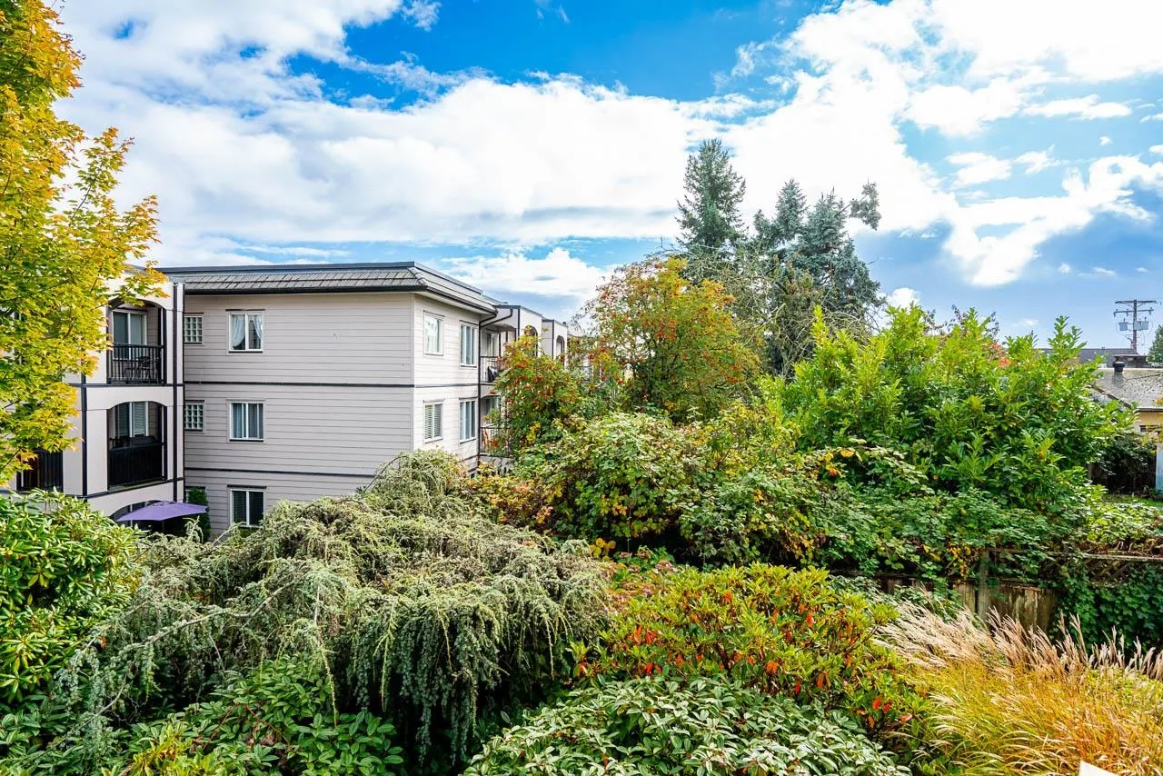 205 1576 Merklin Street