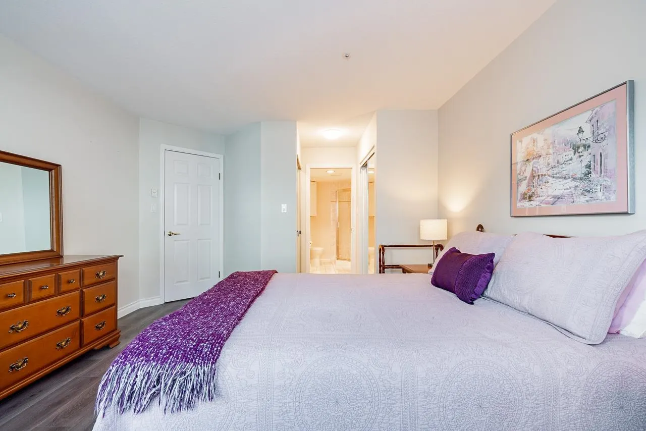 205 1576 Merklin Street