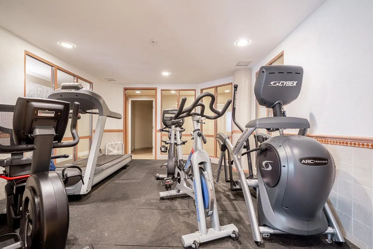 205 1576 Merklin Street