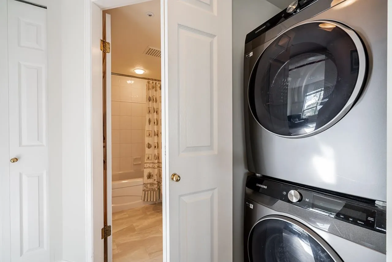 205 1576 Merklin Street