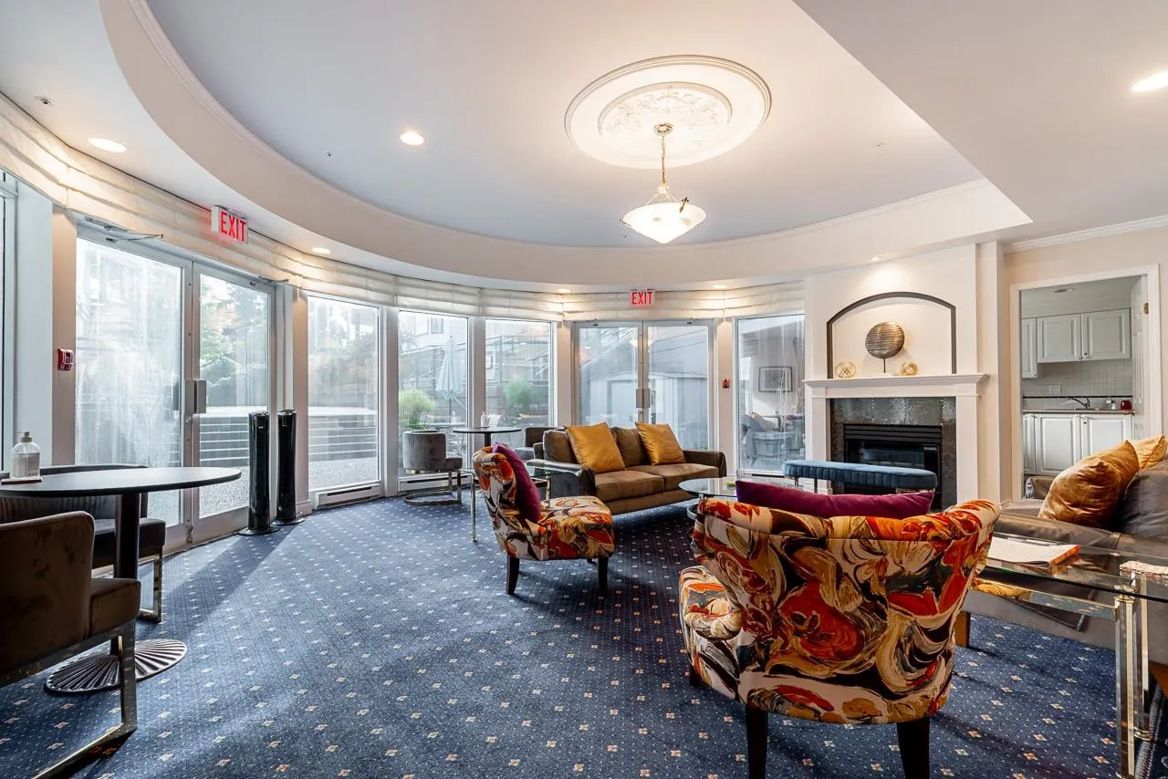 205 1576 Merklin Street