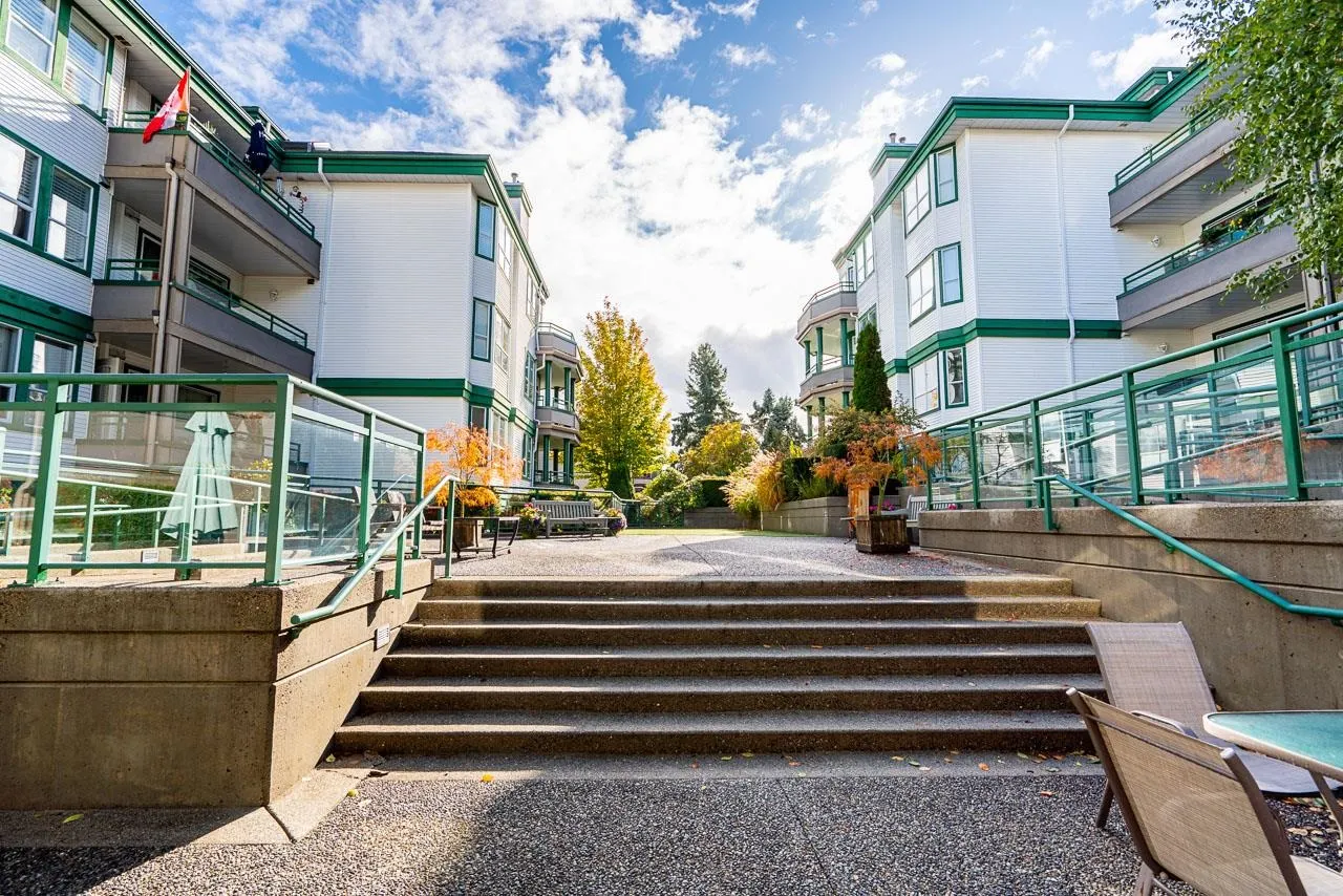 205 1576 Merklin Street