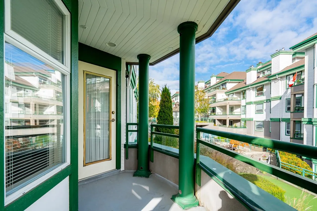 205 1576 Merklin Street