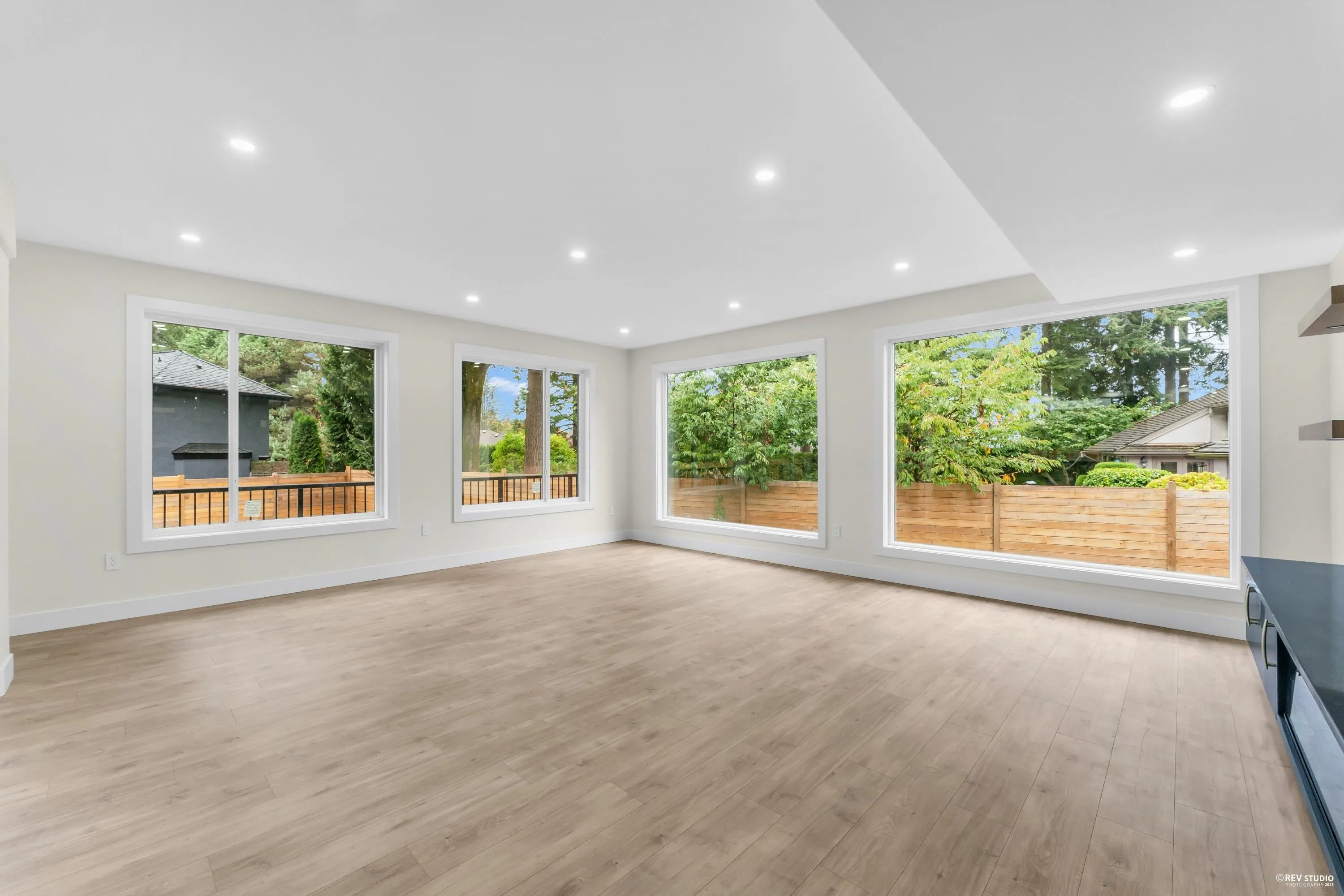 14099 28a Avenue