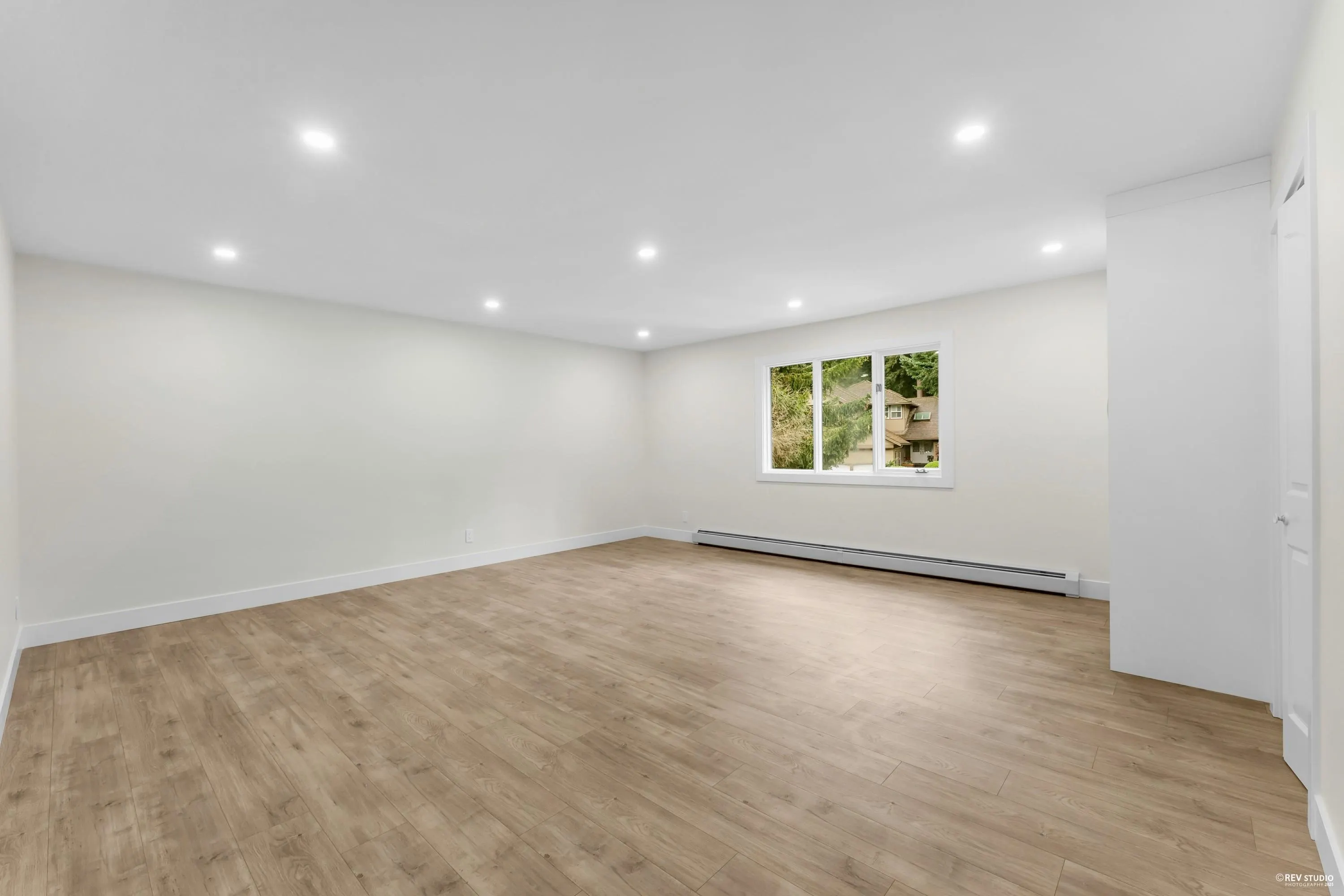 14099 28a Avenue