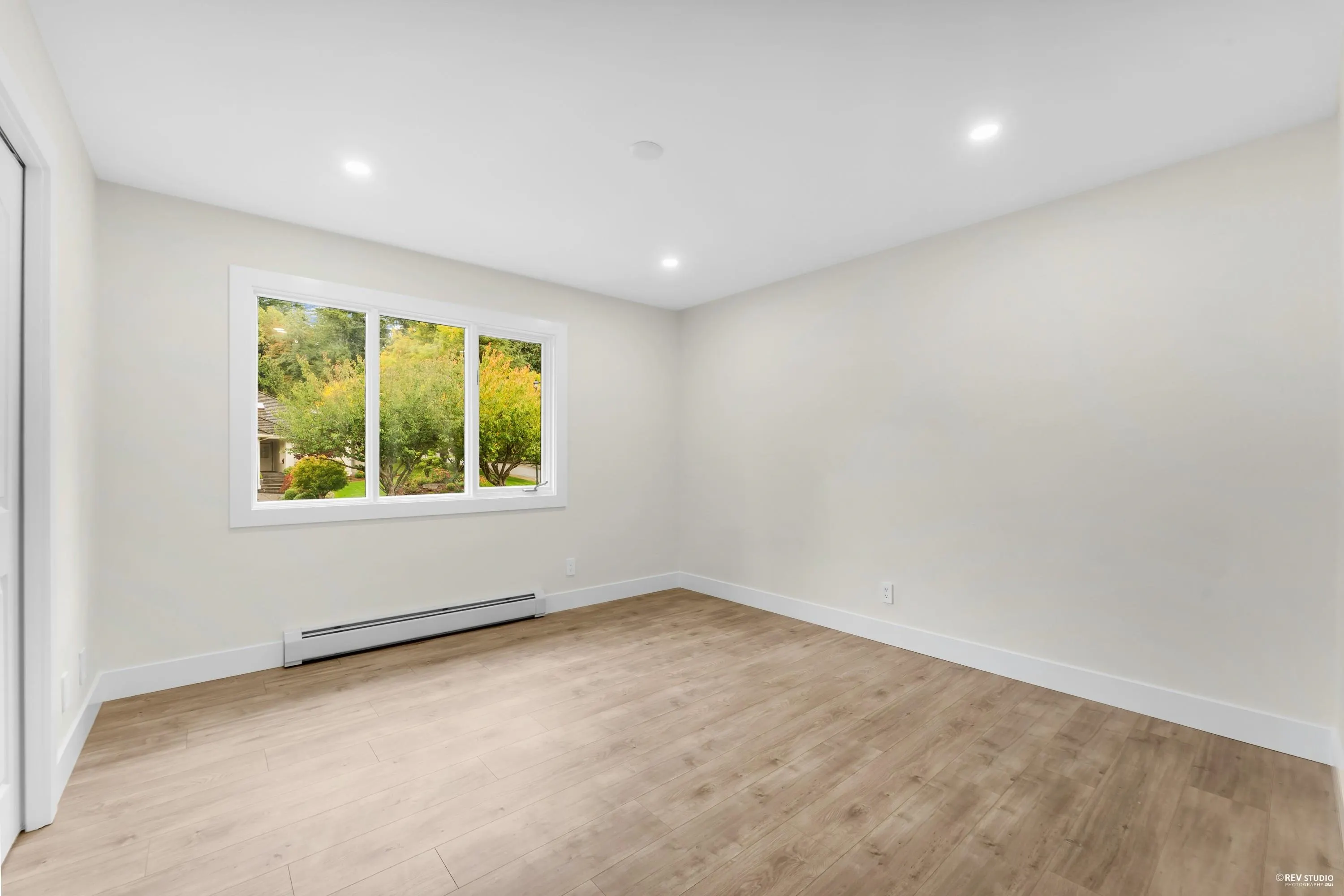 14099 28a Avenue