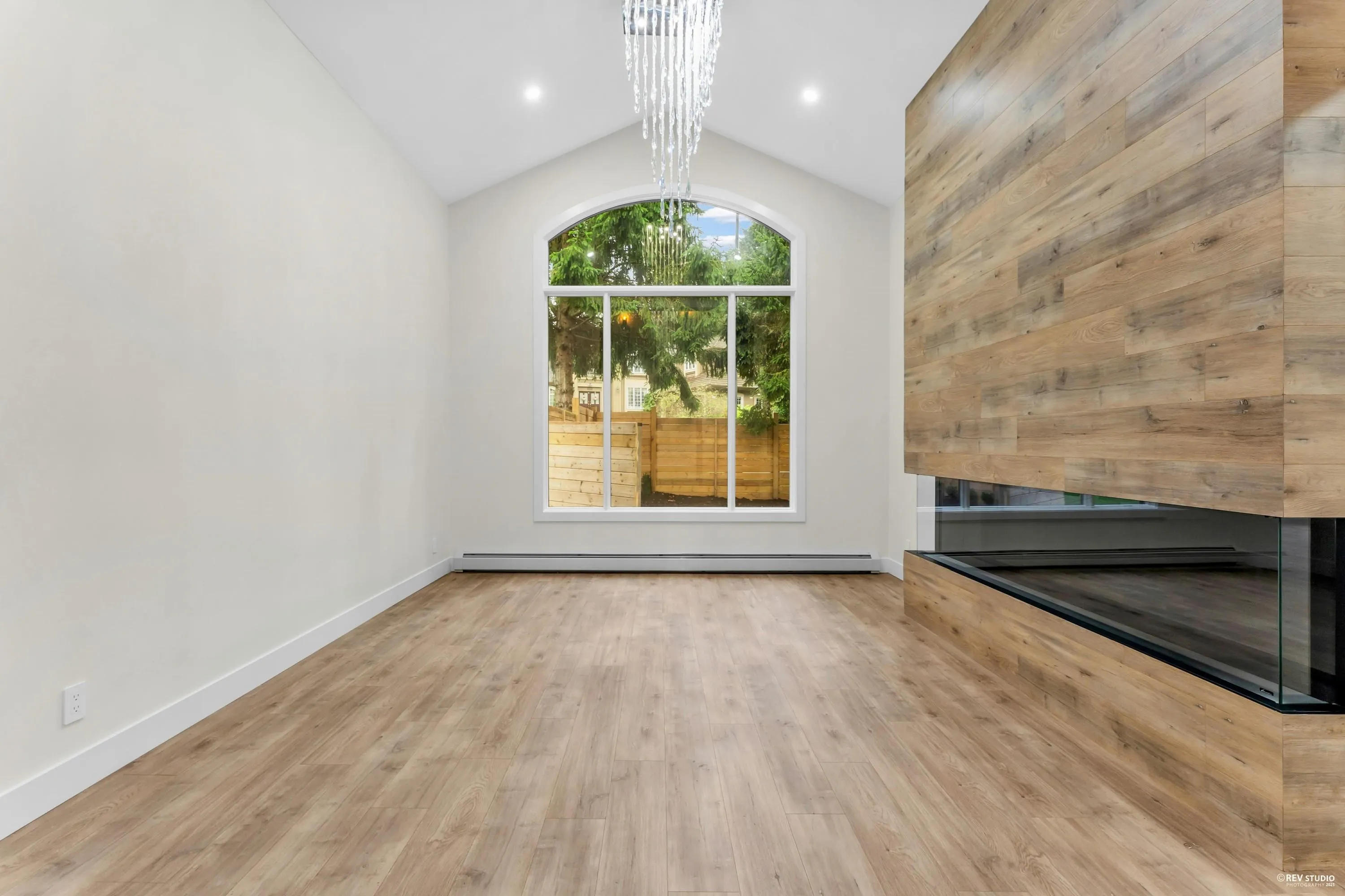 14099 28a Avenue