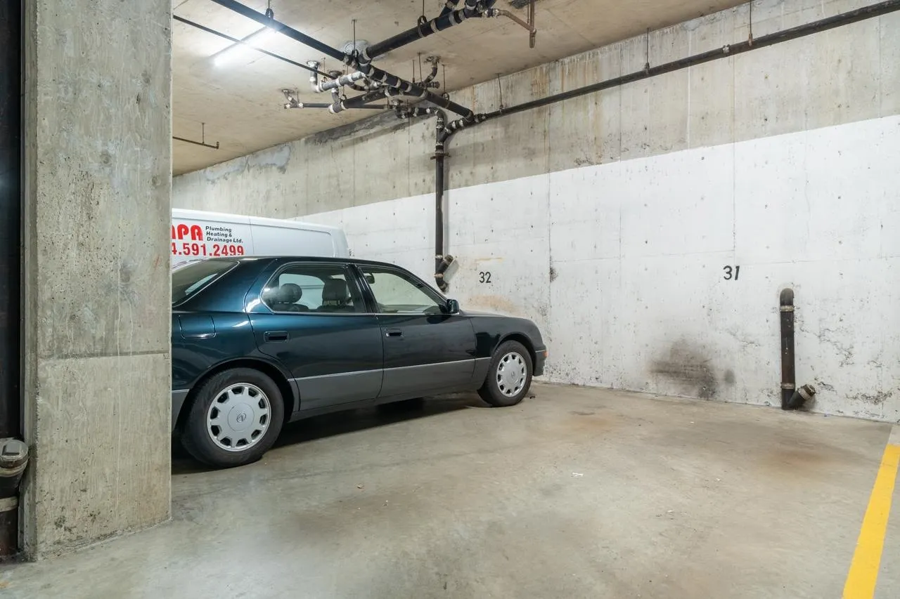 202 410 Agnes Street