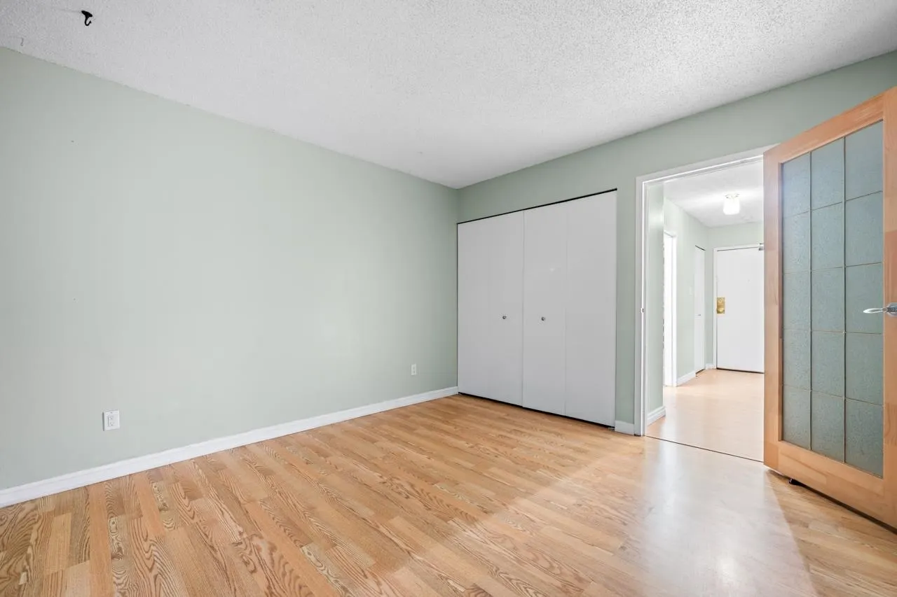 202 410 Agnes Street