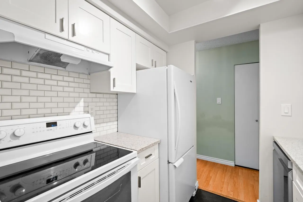 202 410 Agnes Street