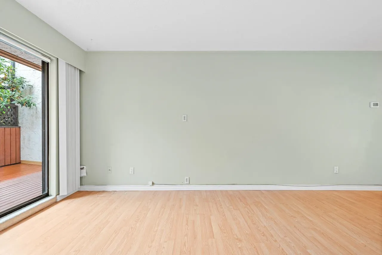 202 410 Agnes Street