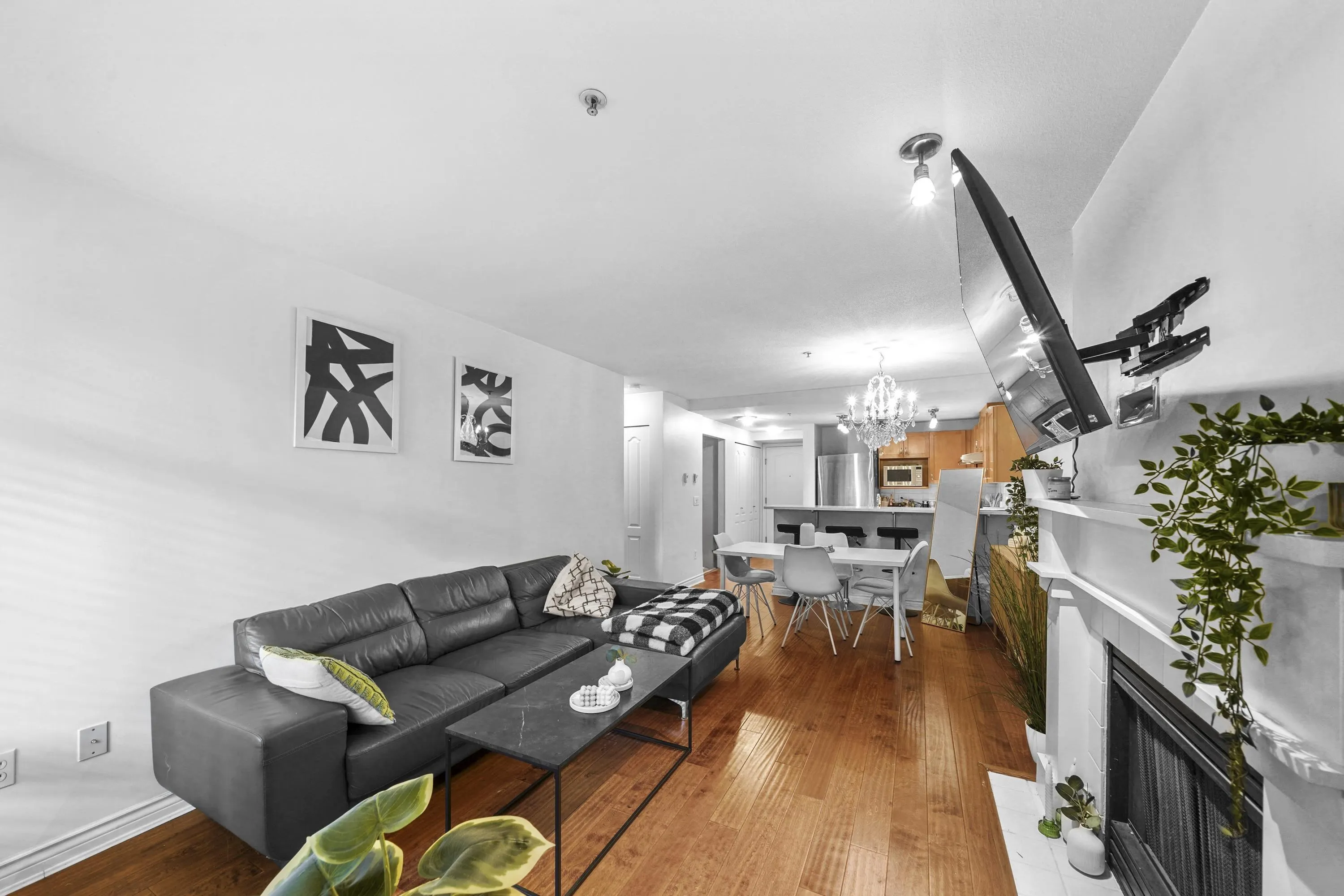 3068 W 4th Avenue