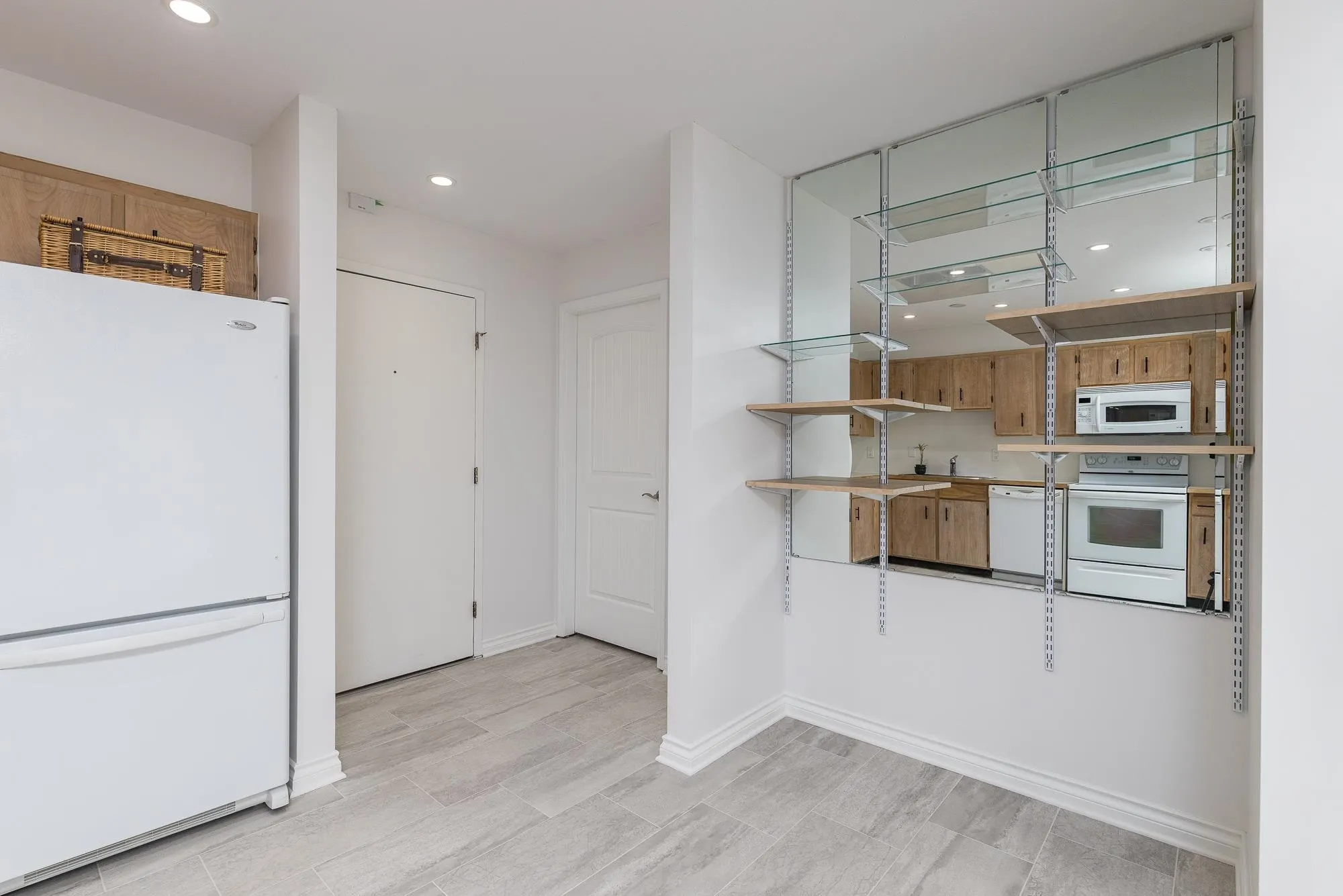 113 1561 Vidal Street