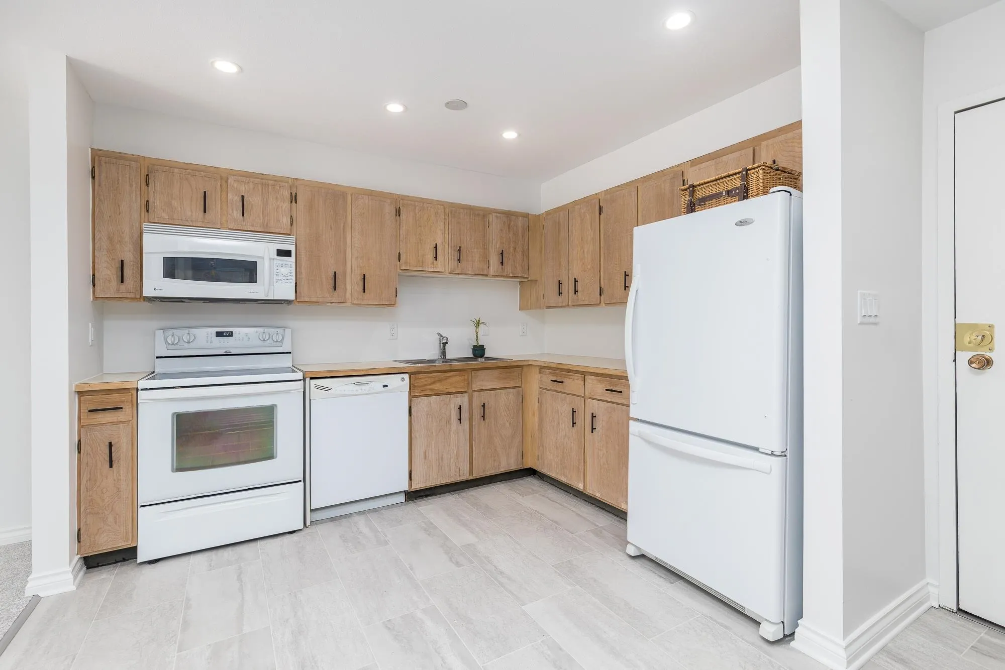 113 1561 Vidal Street