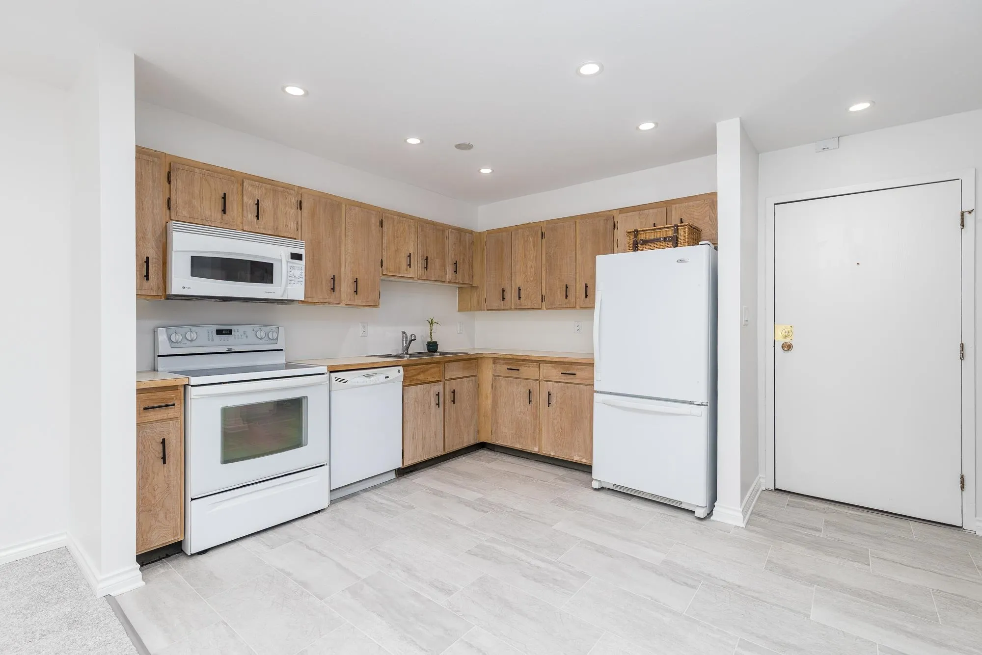 113 1561 Vidal Street