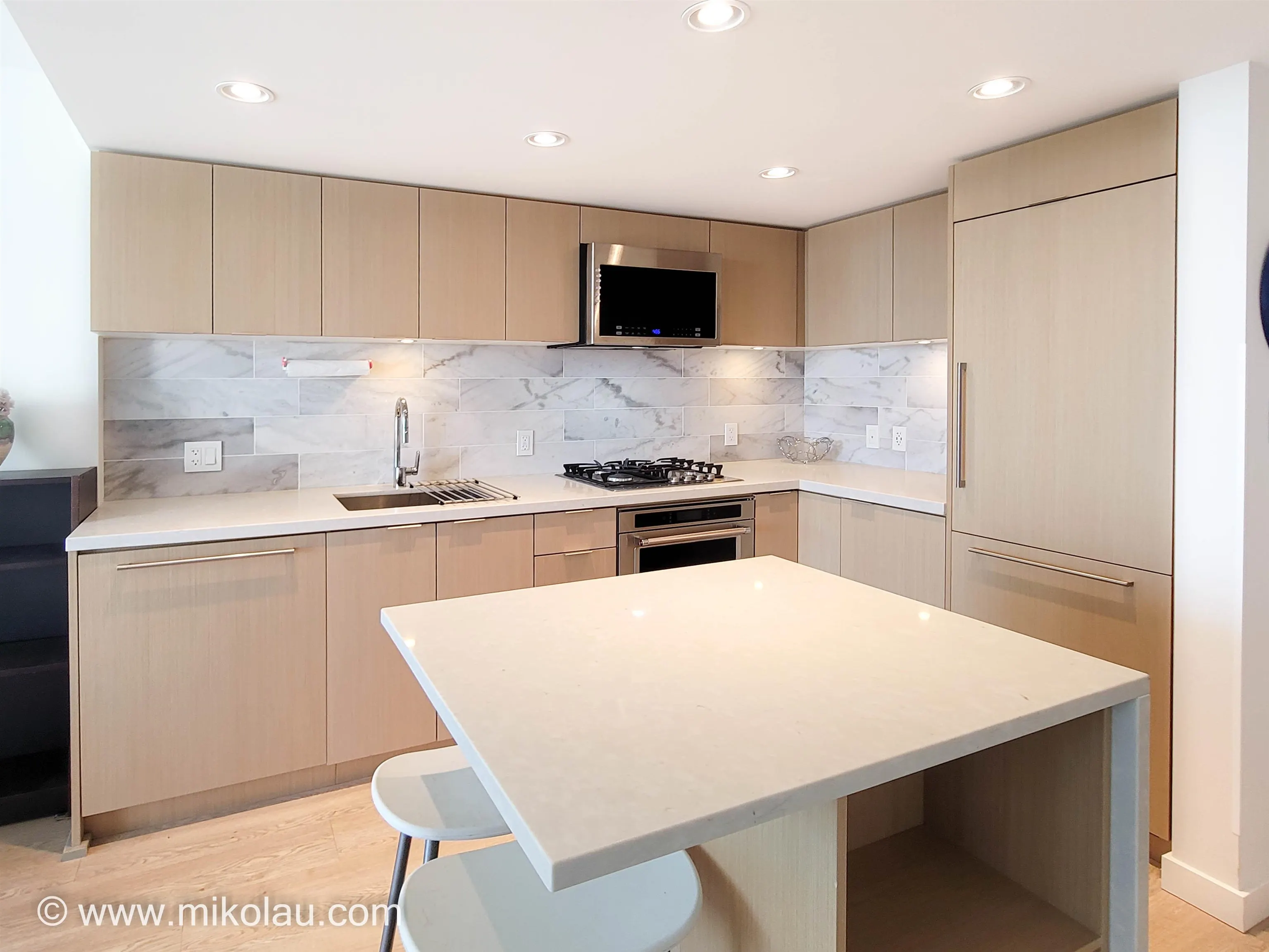 8189 Cambie Street