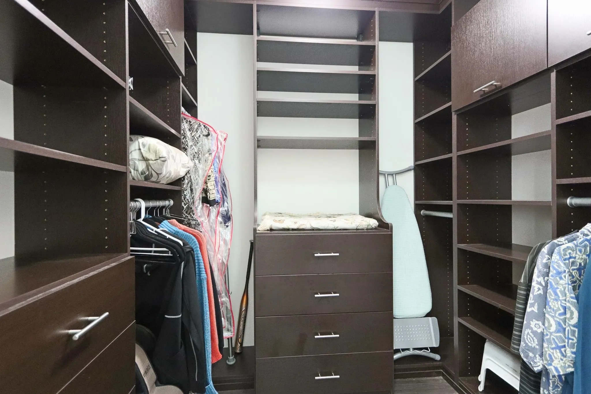 2202 2200 Douglas Road