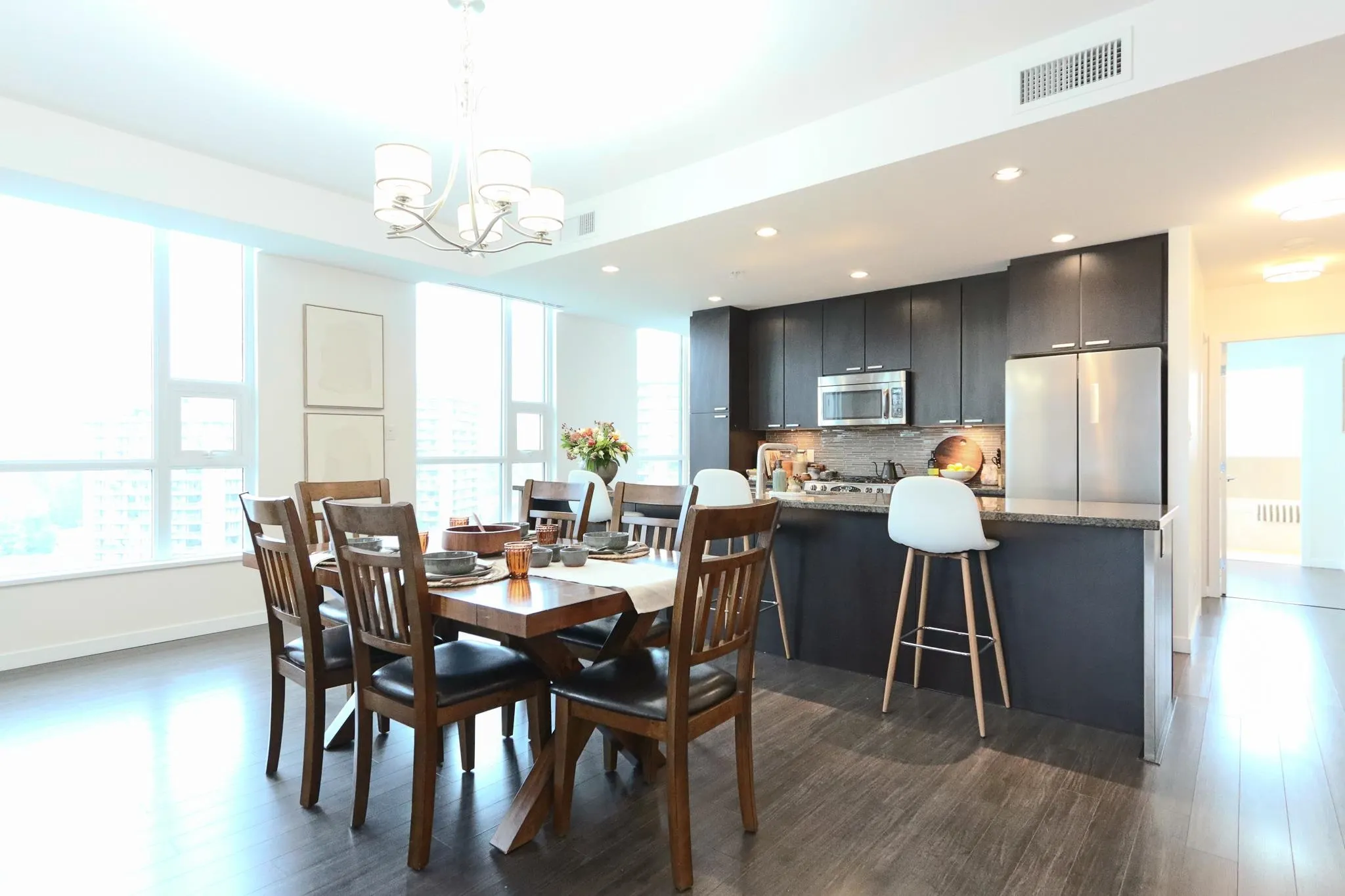 2202 2200 Douglas Road