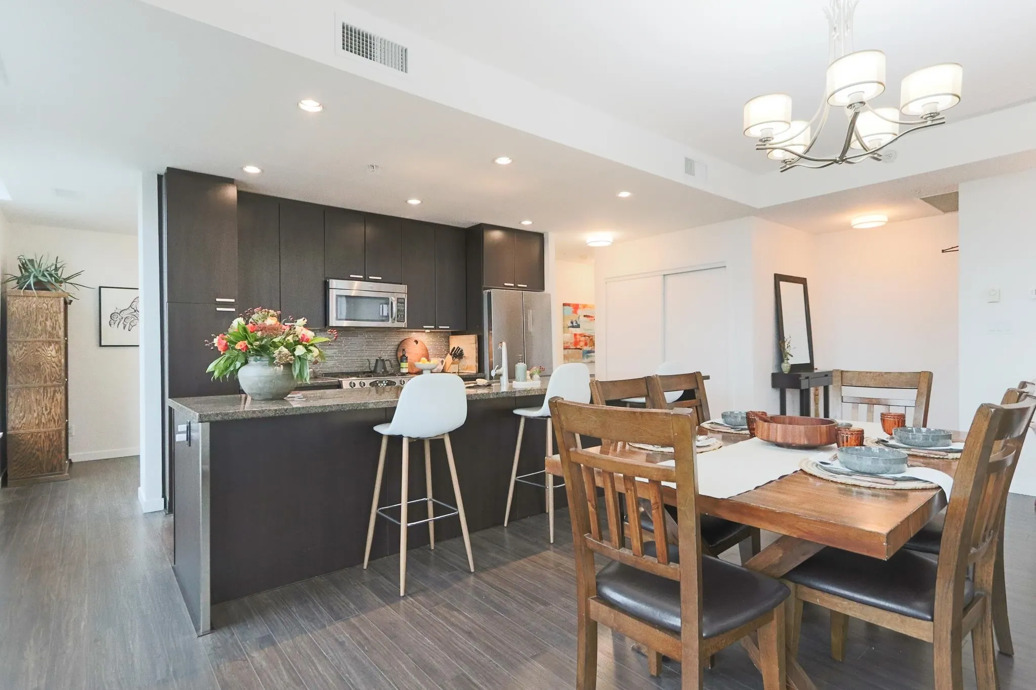 2202 2200 Douglas Road