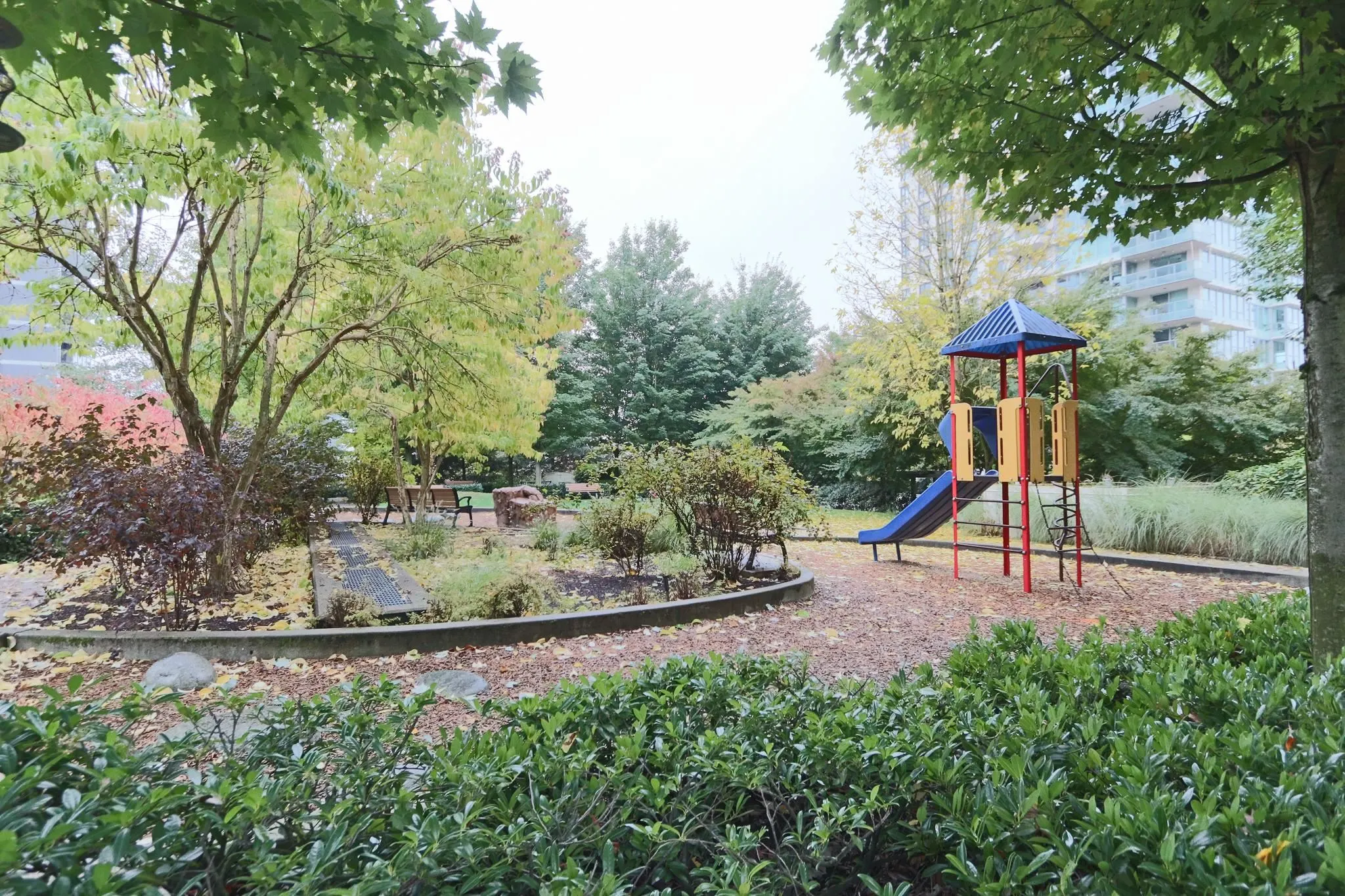 2202 2200 Douglas Road