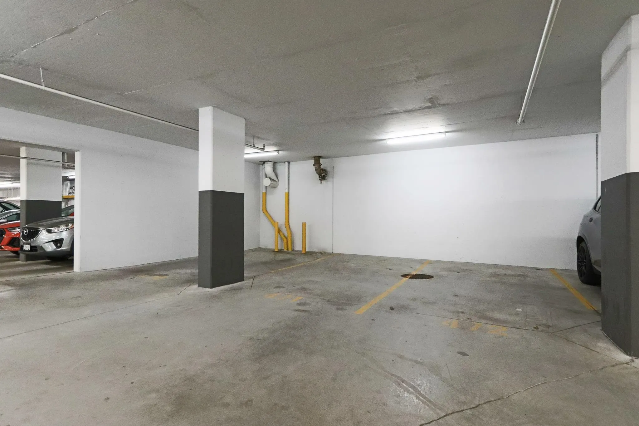 2202 2200 Douglas Road