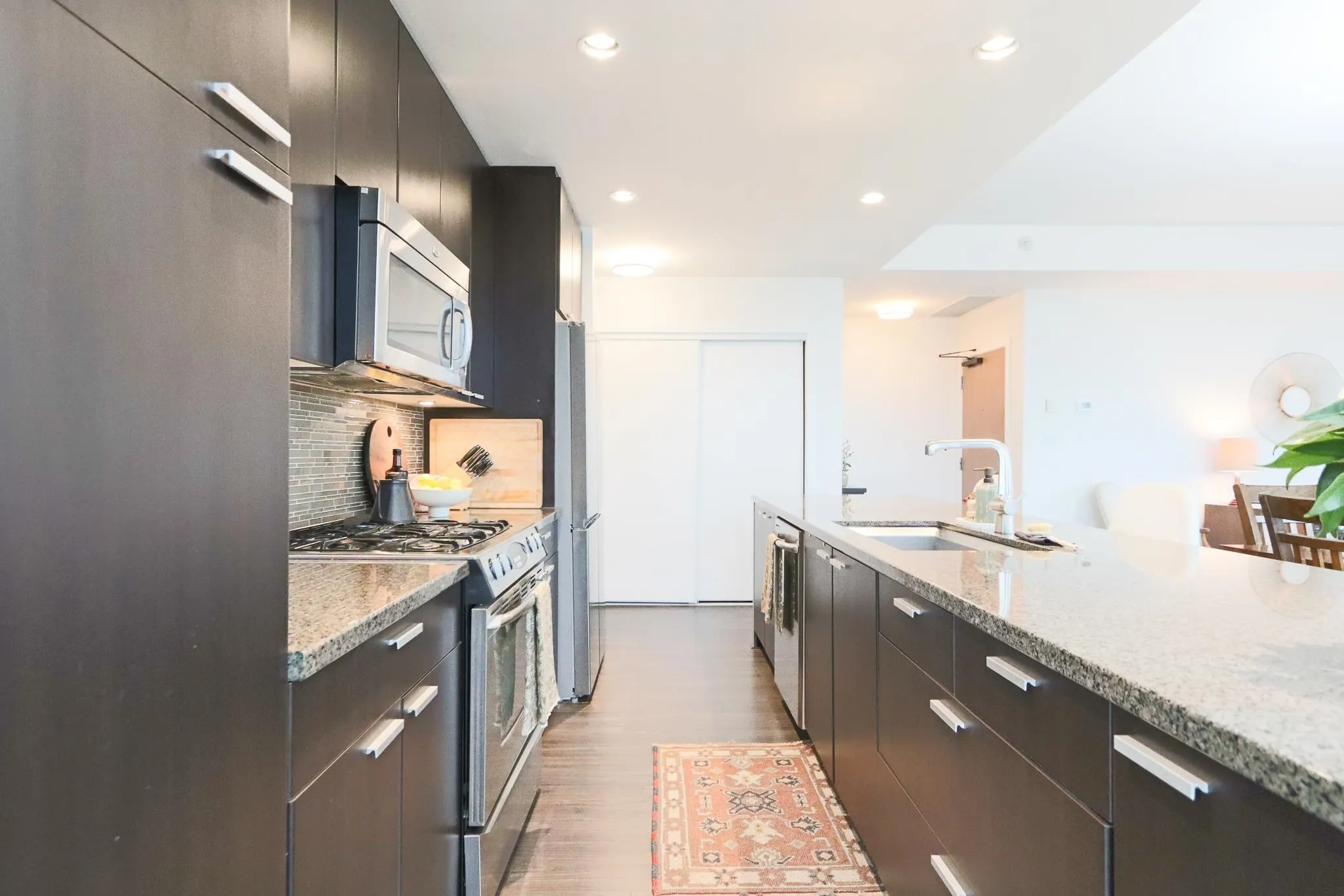 2202 2200 Douglas Road