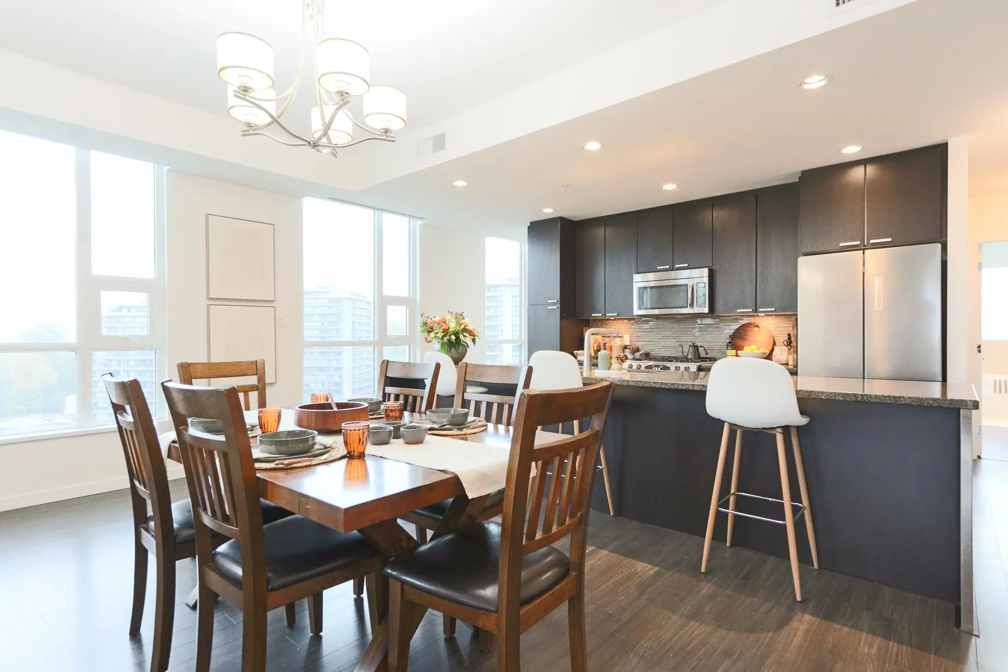 2202 2200 Douglas Road