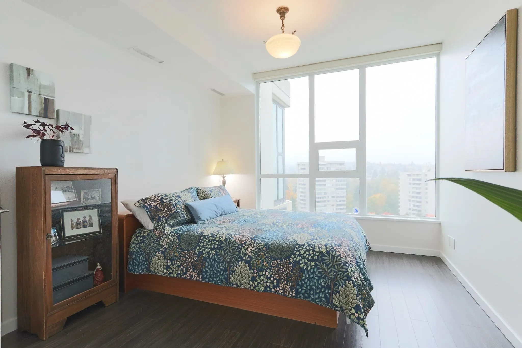 2202 2200 Douglas Road