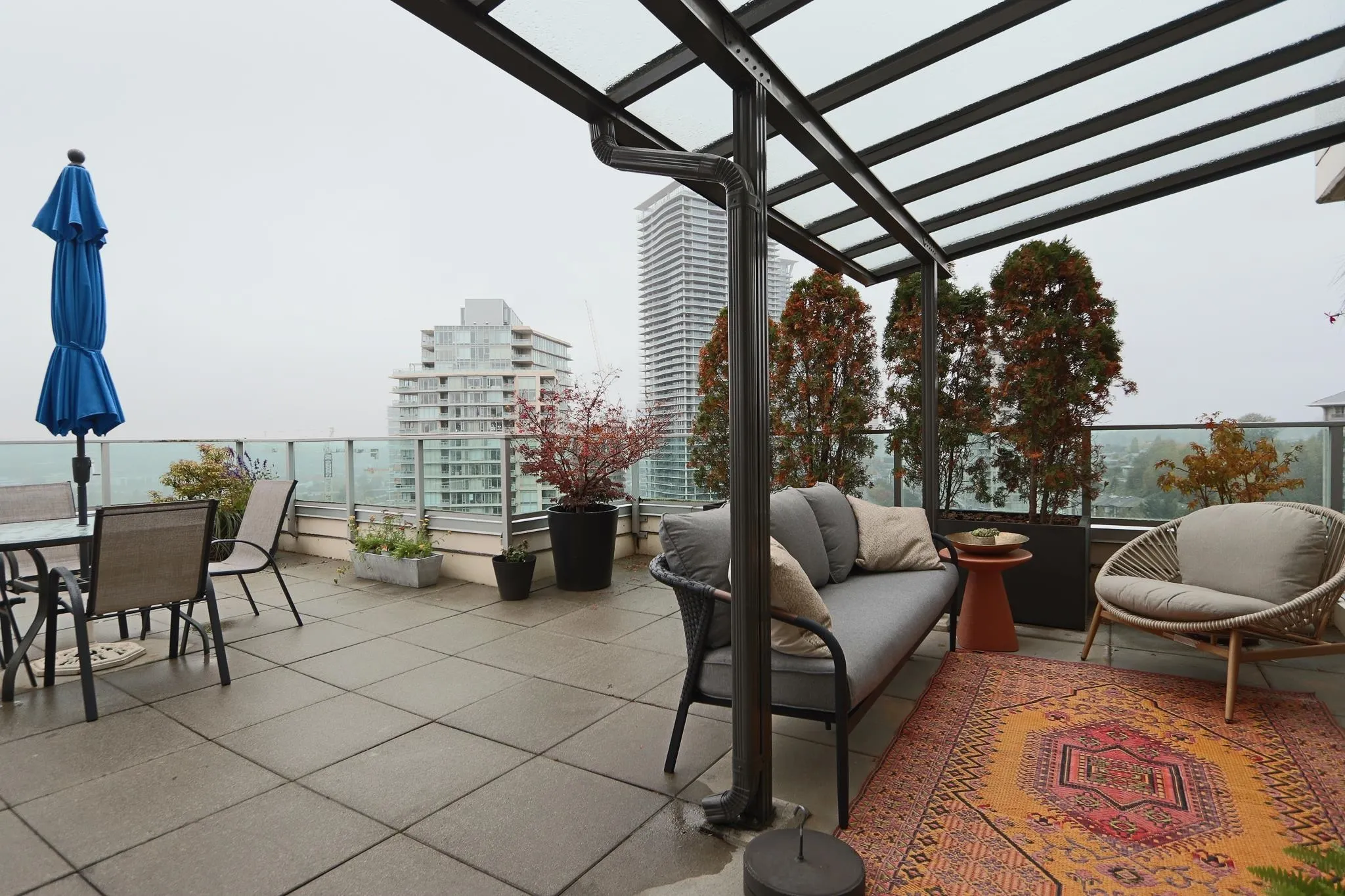 2202 2200 Douglas Road