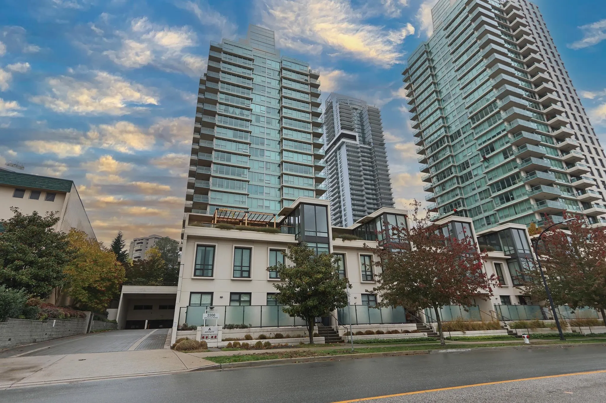 2202 2200 Douglas Road