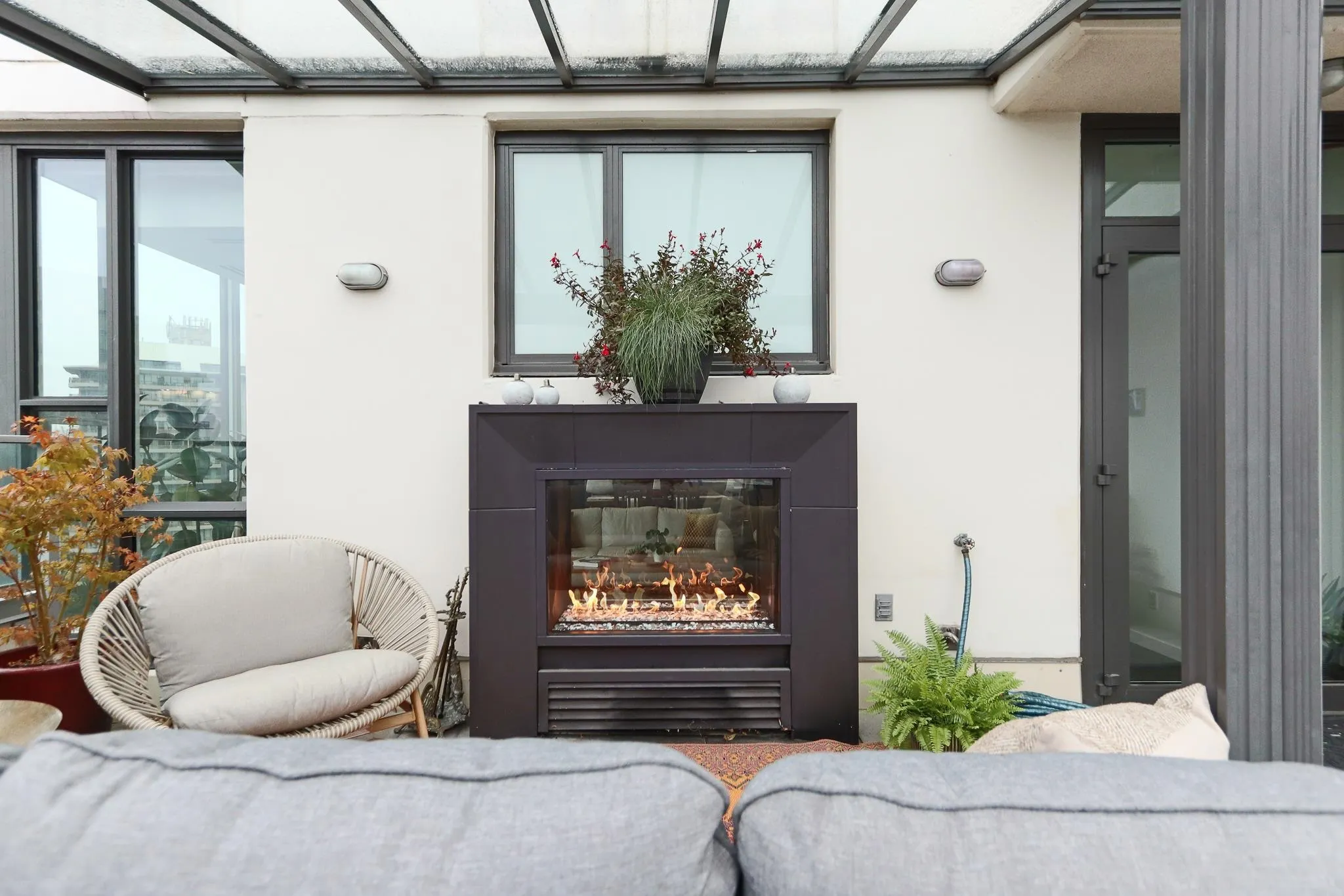 2202 2200 Douglas Road