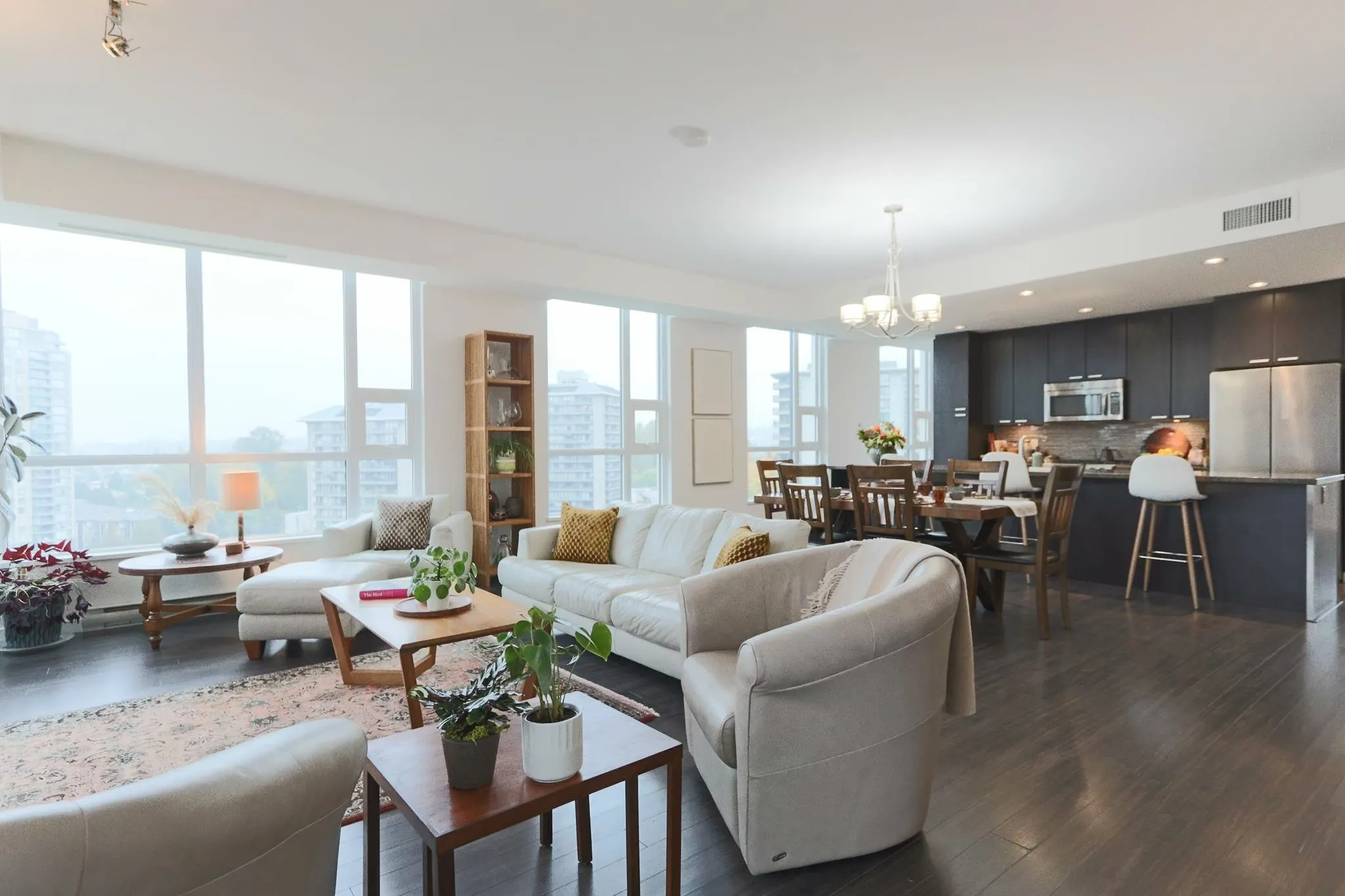 2202 2200 Douglas Road