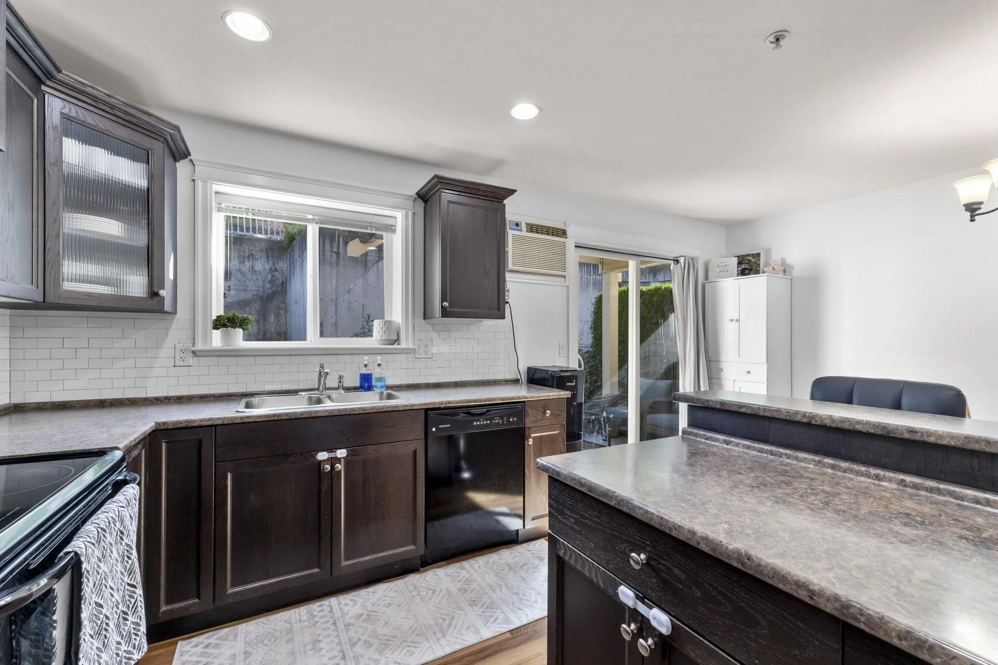 15 46832 Hudson Road