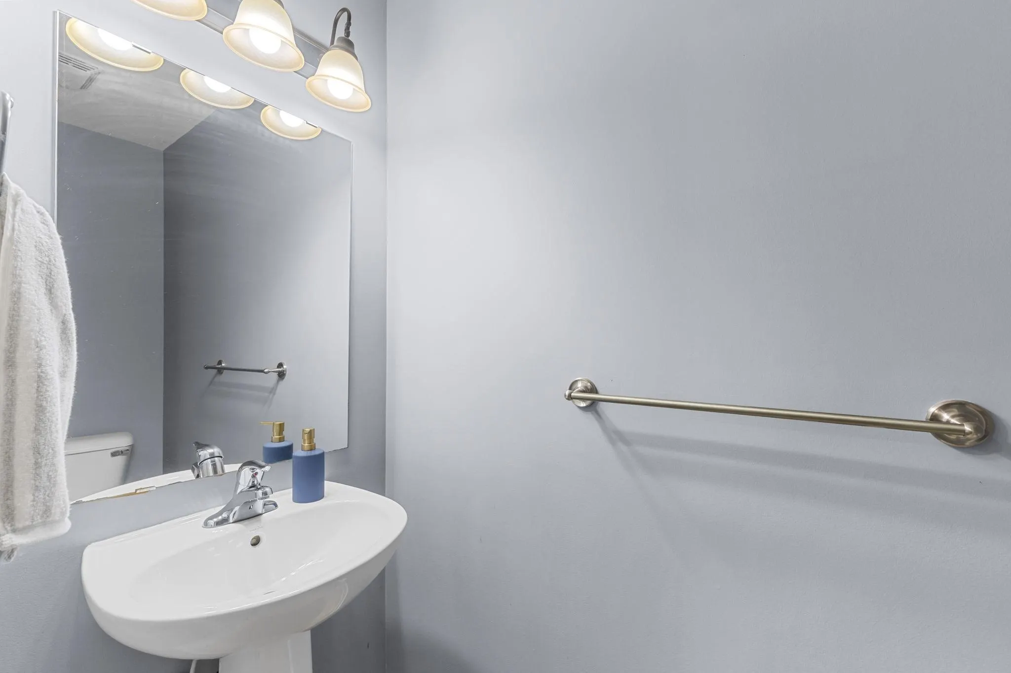 15 46832 Hudson Road