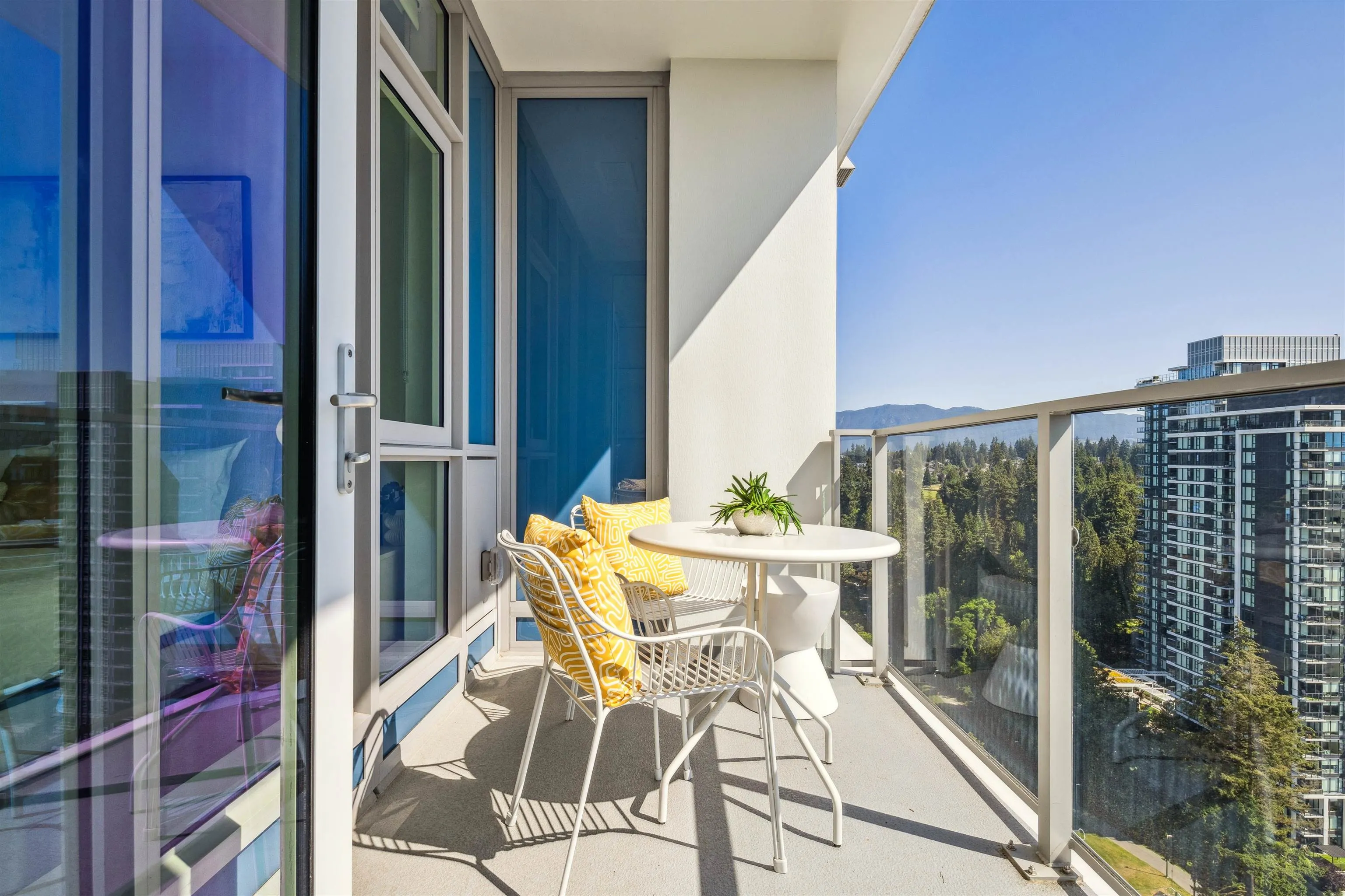 2503 555 Sydney Avenue