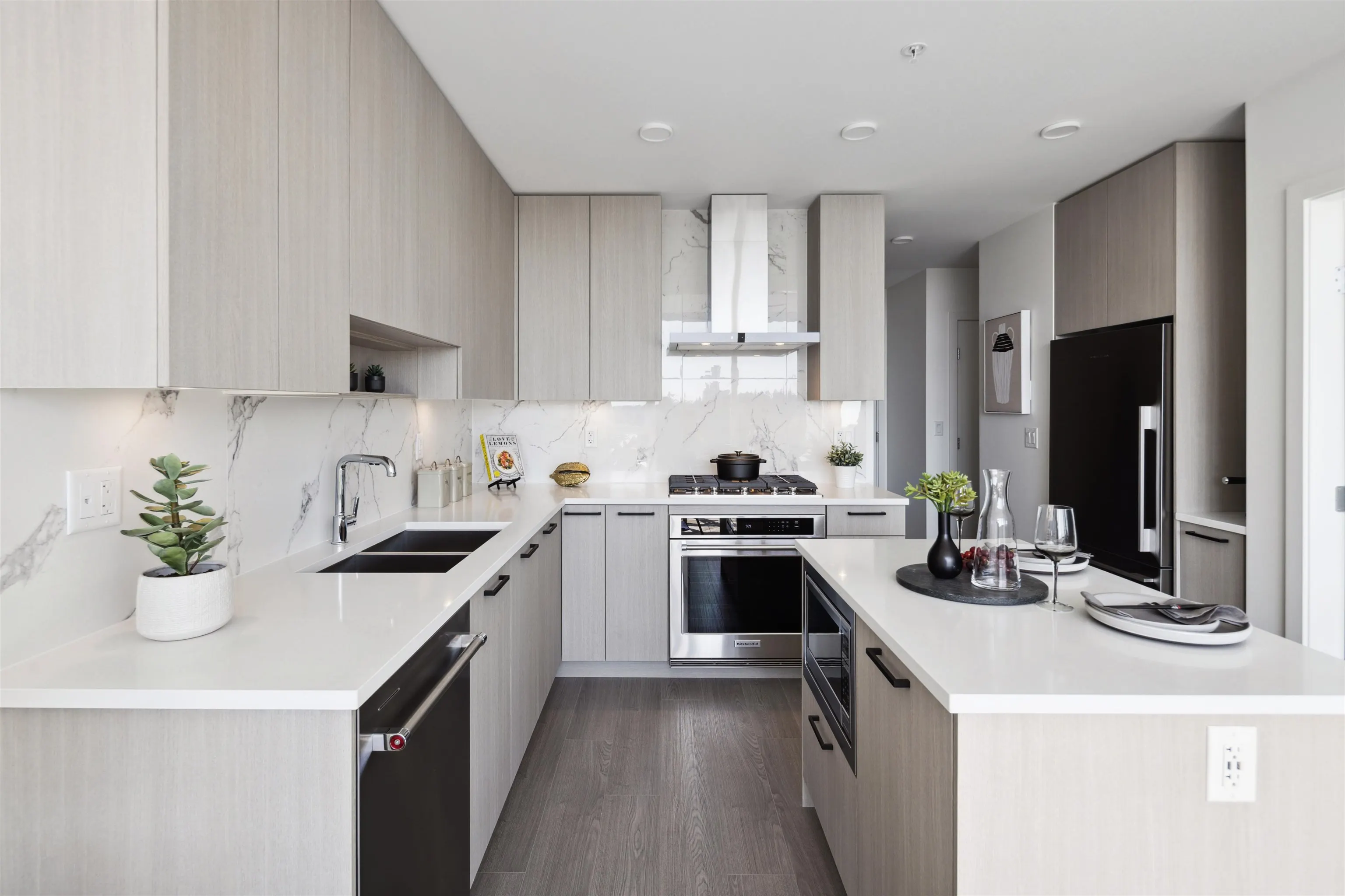 2503 555 Sydney Avenue