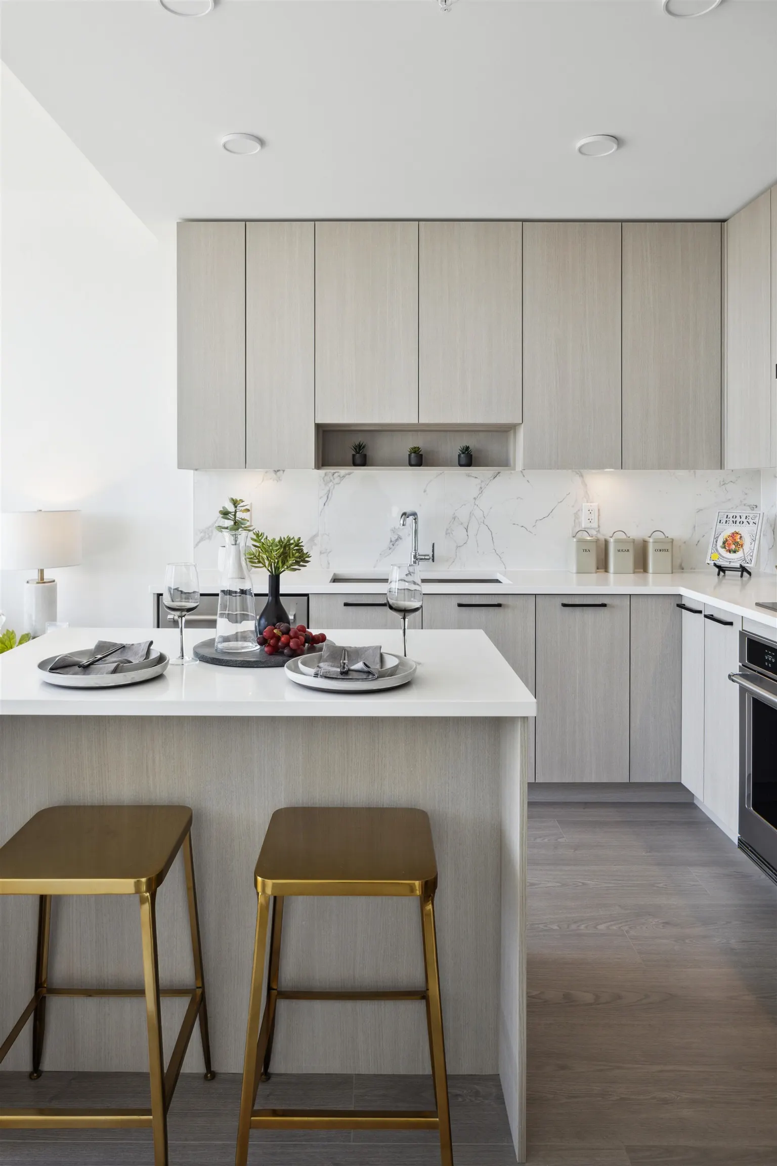 2503 555 Sydney Avenue