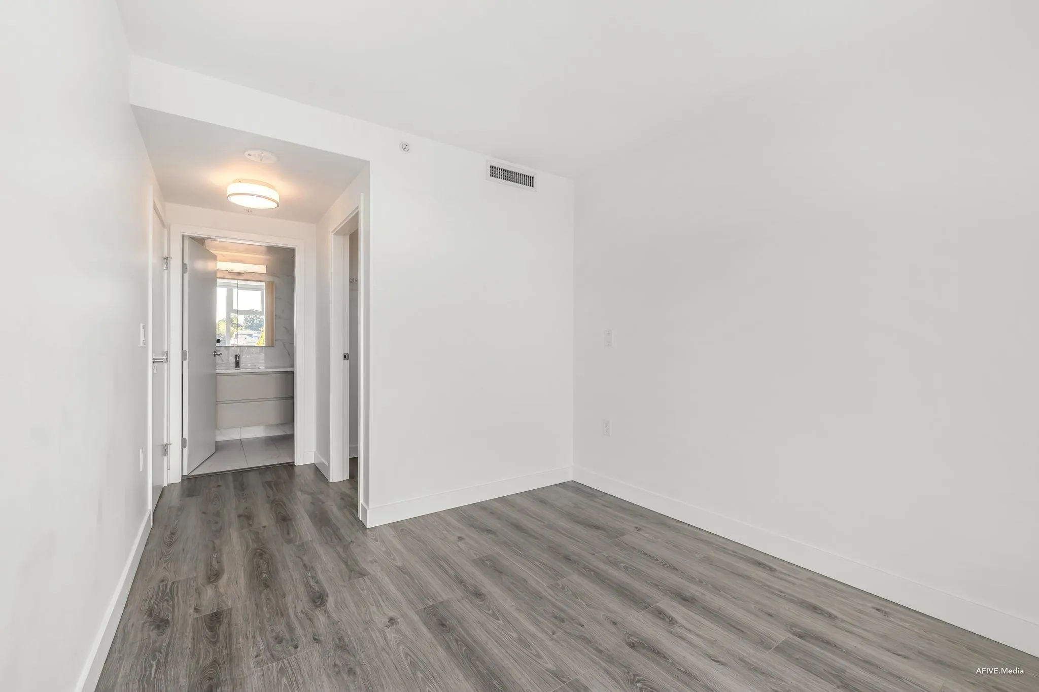 406 8181 Chester Street