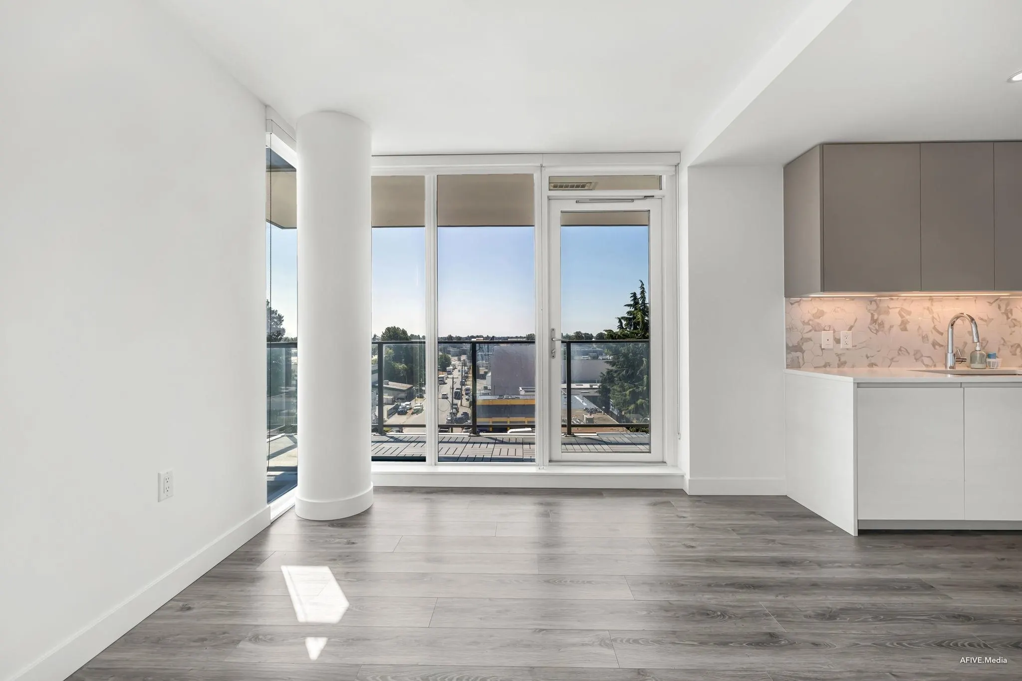 406 8181 Chester Street