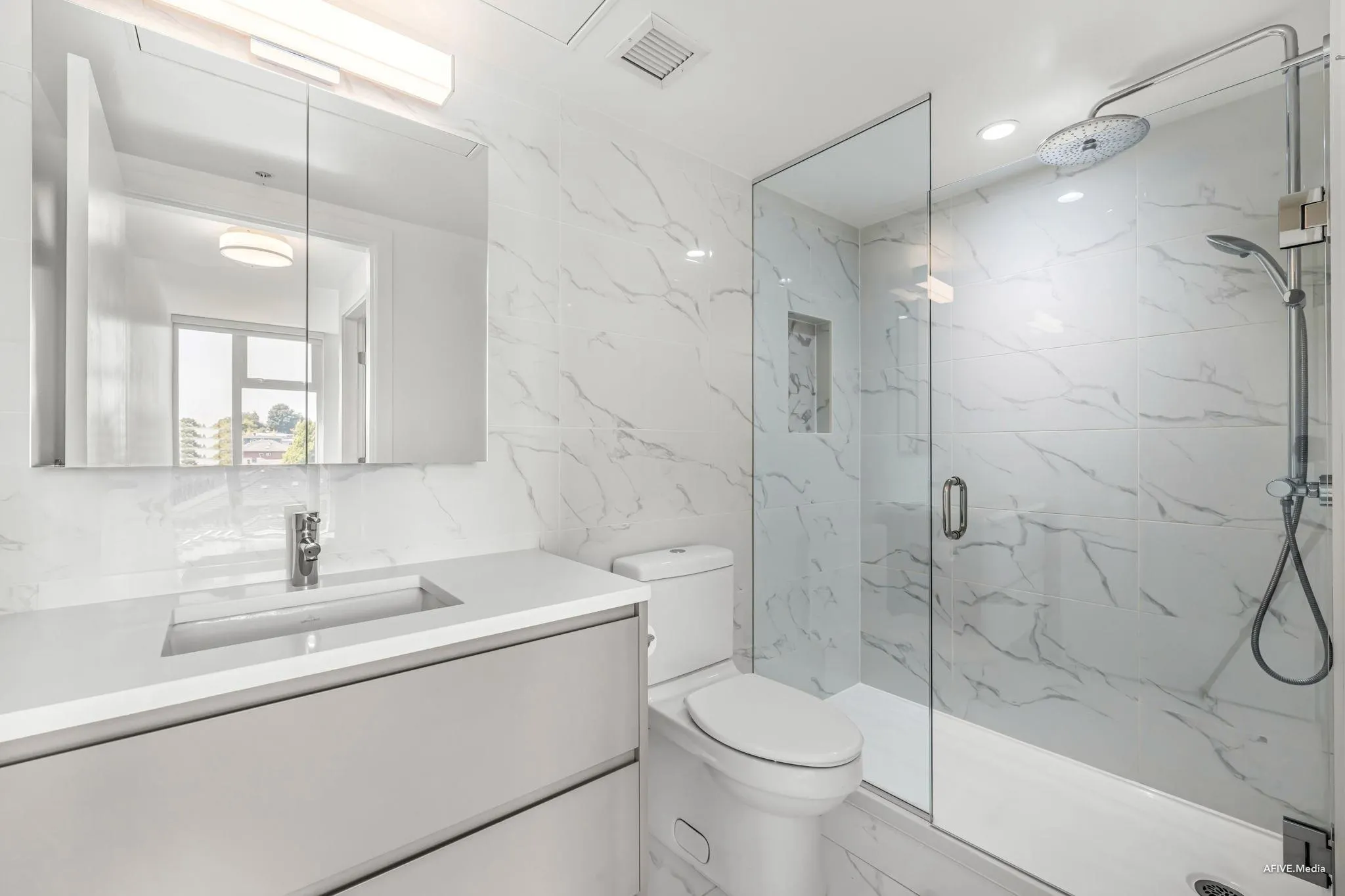 406 8181 Chester Street