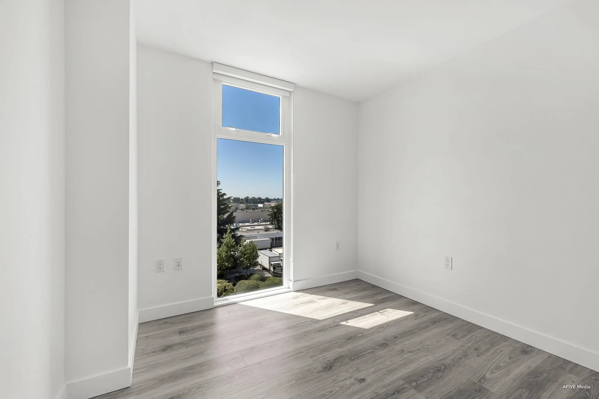 406 8181 Chester Street